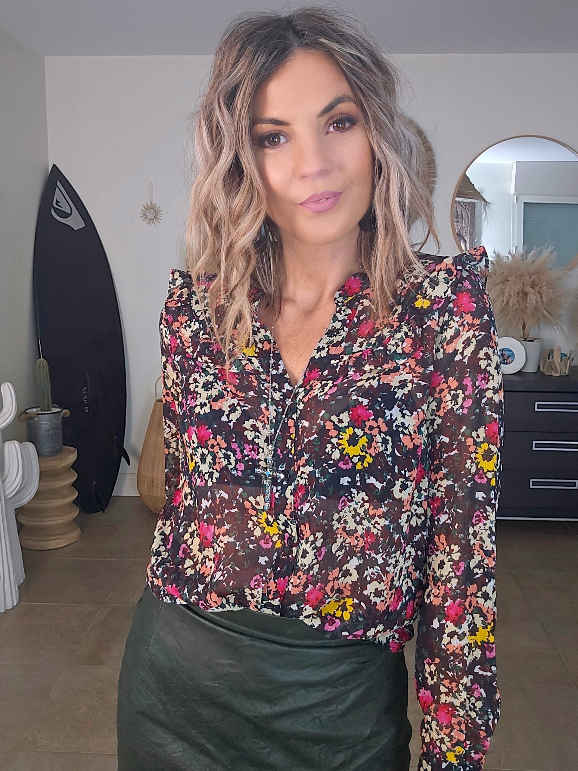 Chemise lumineuse à imprimé flowers - 𝐌𝐚𝐫𝐢𝐧𝐚𝟒𝟒𝐟𝐚𝐦𝐢𝐥𝐲