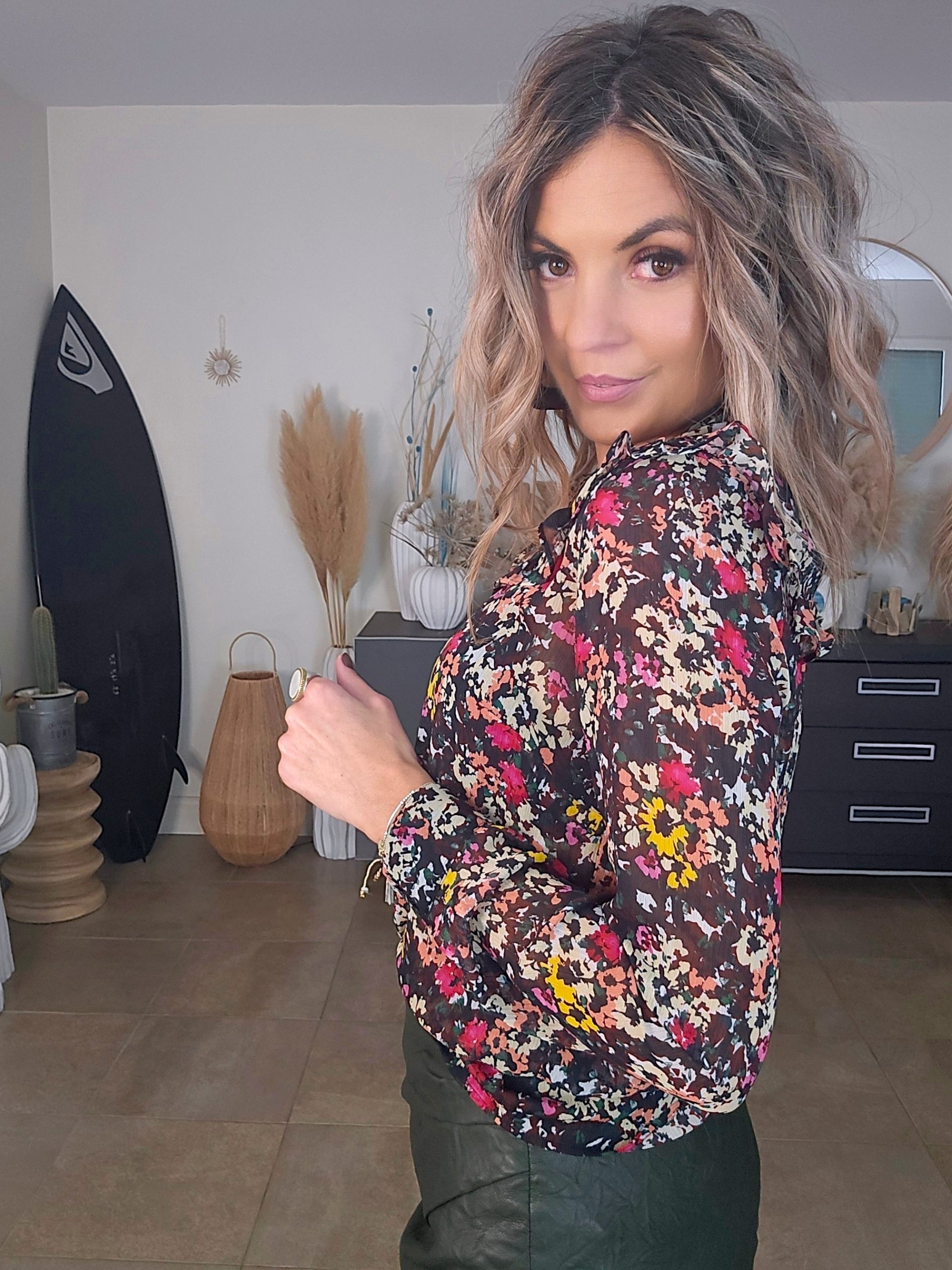 Chemise lumineuse à imprimé flowers - 𝐌𝐚𝐫𝐢𝐧𝐚𝟒𝟒𝐟𝐚𝐦𝐢𝐥𝐲