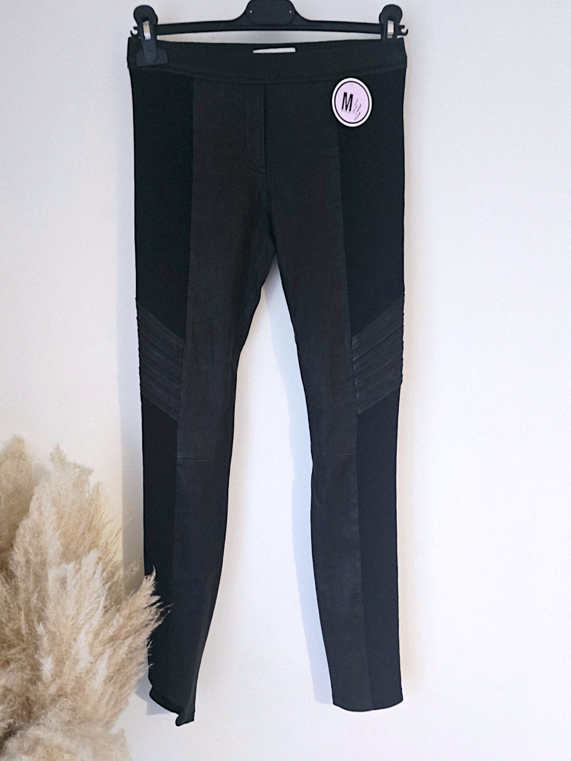 Legging noir bi-matière avec cuir - 𝐌𝐚𝐫𝐢𝐧𝐚𝟒𝟒𝐟𝐚𝐦𝐢𝐥𝐲