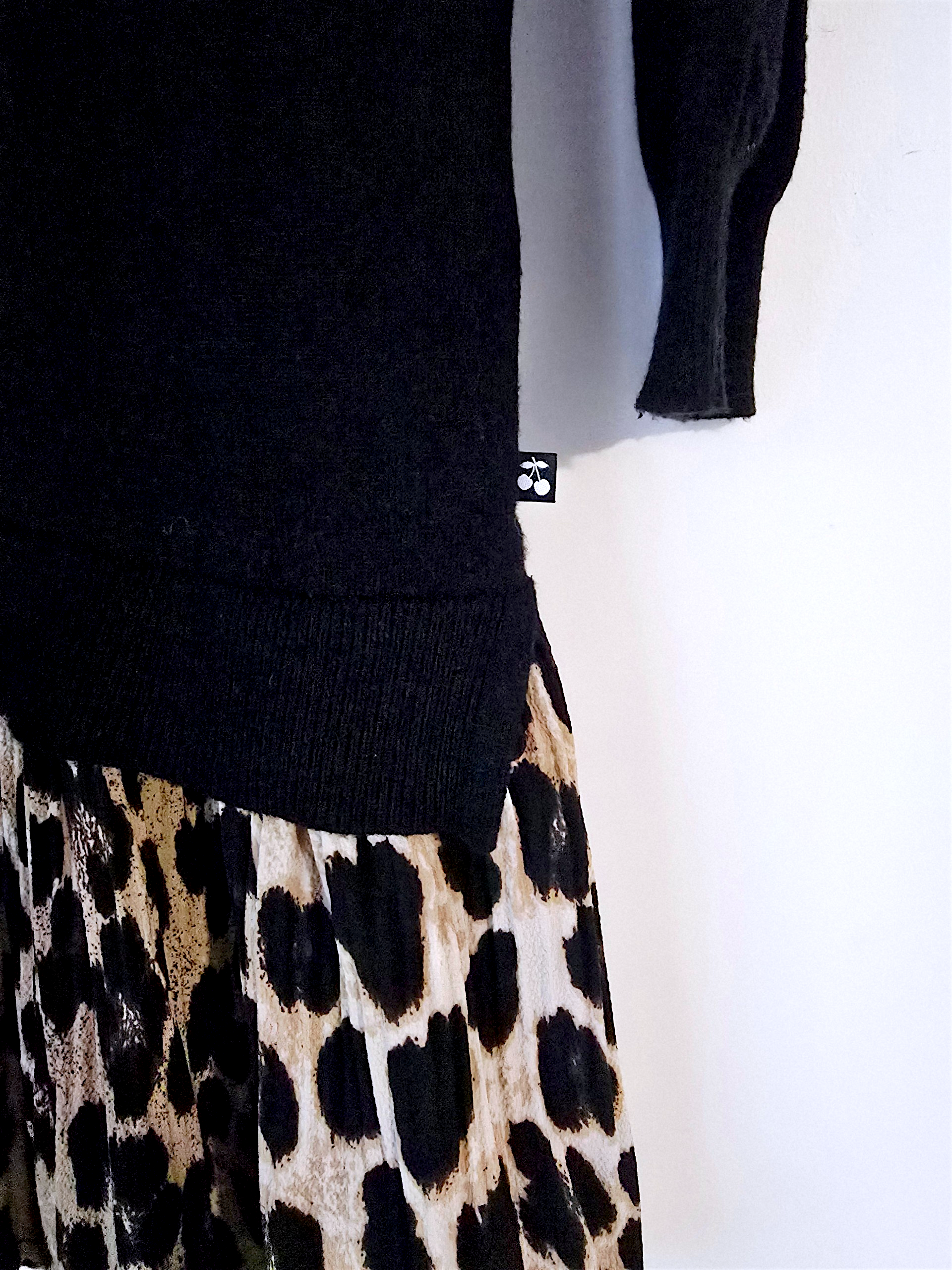 Robe noire maille pull à superposition léopard - 𝐌𝐚𝐫𝐢𝐧𝐚𝟒𝟒𝐟𝐚𝐦𝐢𝐥𝐲