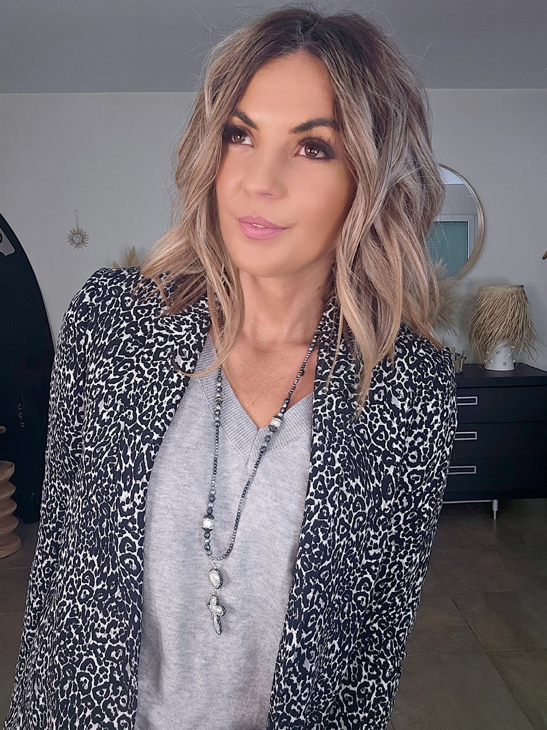 Veste léopard noire, blanche et grise - 𝐌𝐚𝐫𝐢𝐧𝐚𝟒𝟒𝐟𝐚𝐦𝐢𝐥𝐲