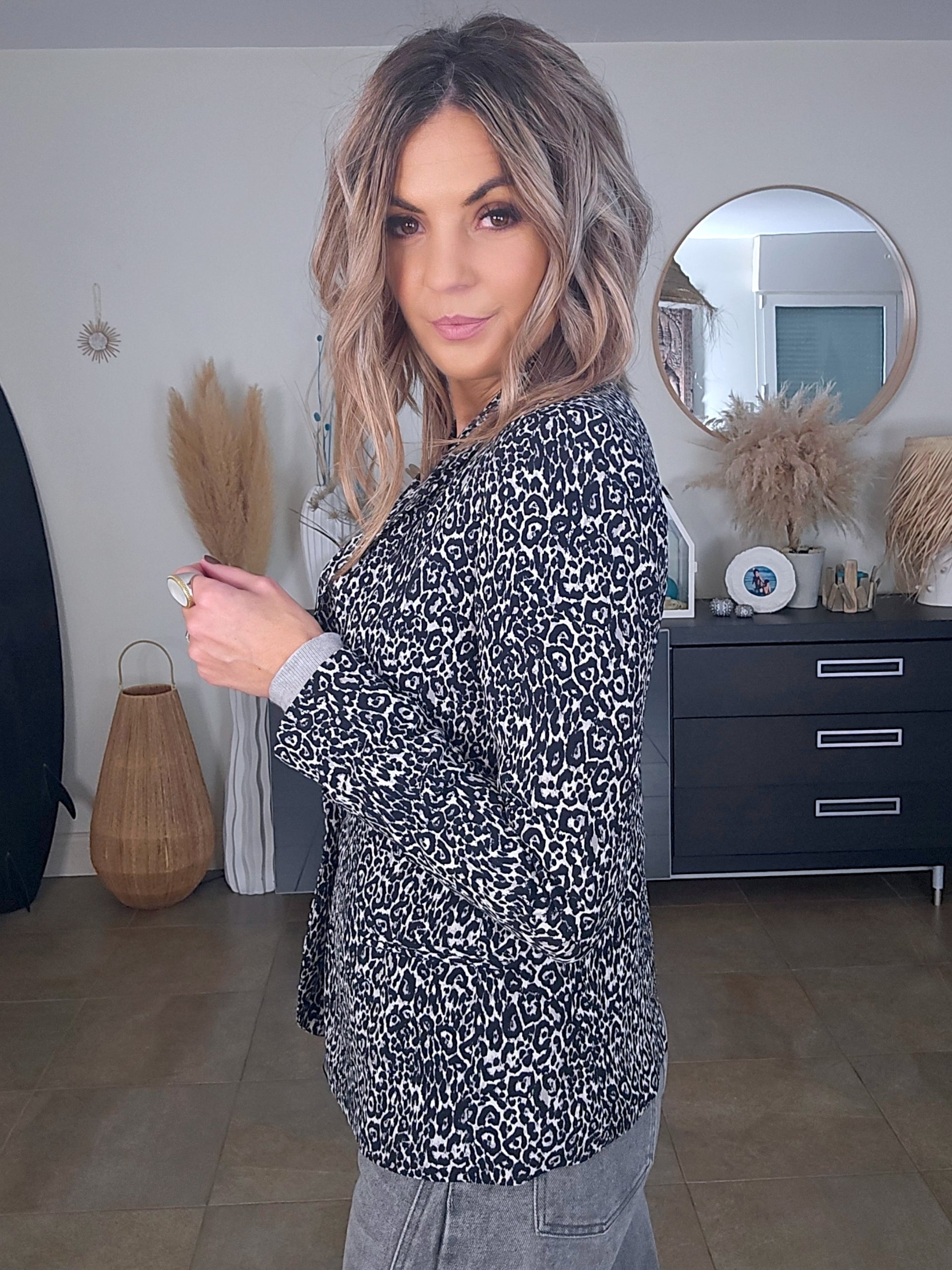 Veste léopard noire, blanche et grise - 𝐌𝐚𝐫𝐢𝐧𝐚𝟒𝟒𝐟𝐚𝐦𝐢𝐥𝐲