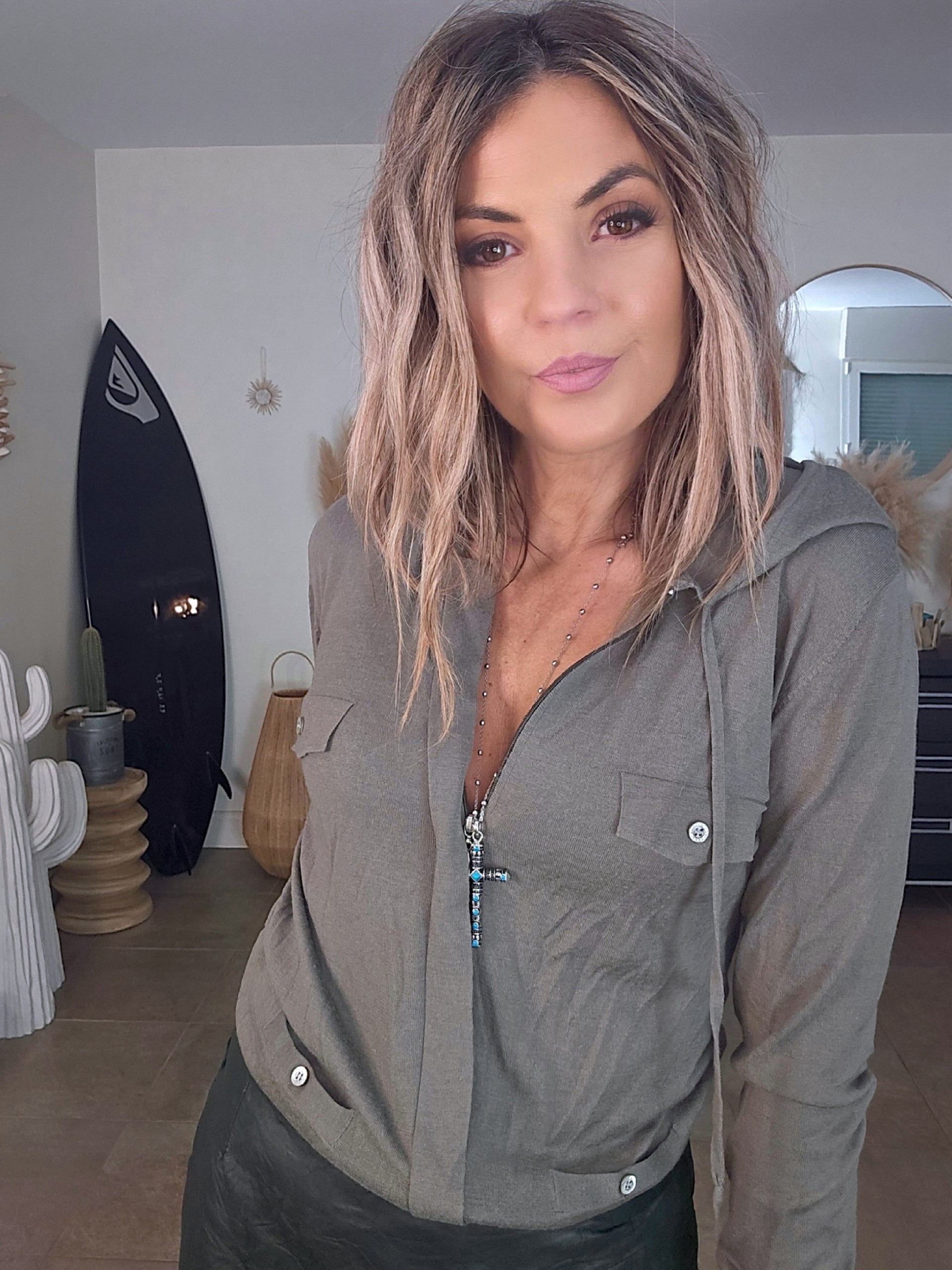 Cardigan kaki à capuche - 𝐌𝐚𝐫𝐢𝐧𝐚𝟒𝟒𝐟𝐚𝐦𝐢𝐥𝐲