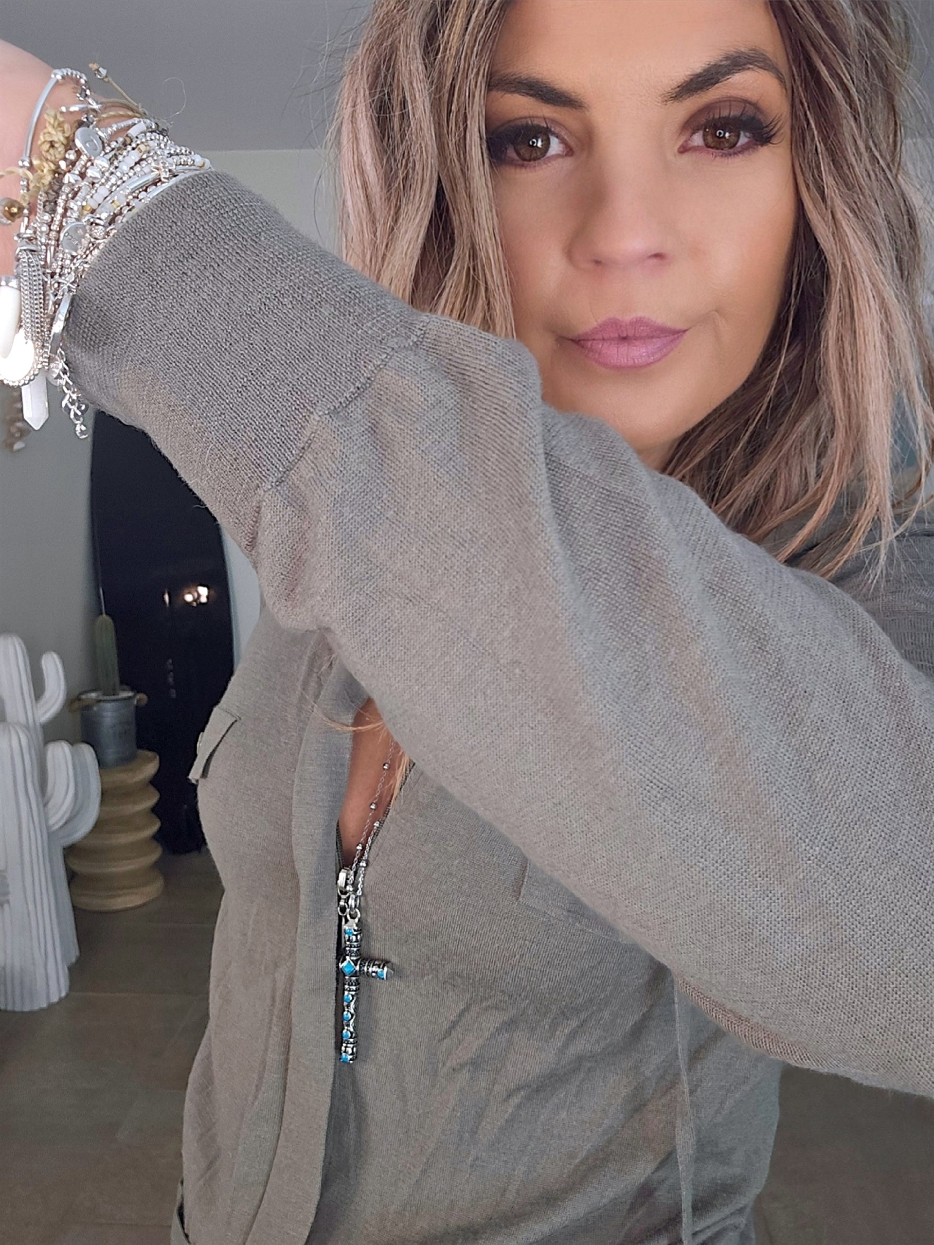 Cardigan kaki à capuche - 𝐌𝐚𝐫𝐢𝐧𝐚𝟒𝟒𝐟𝐚𝐦𝐢𝐥𝐲