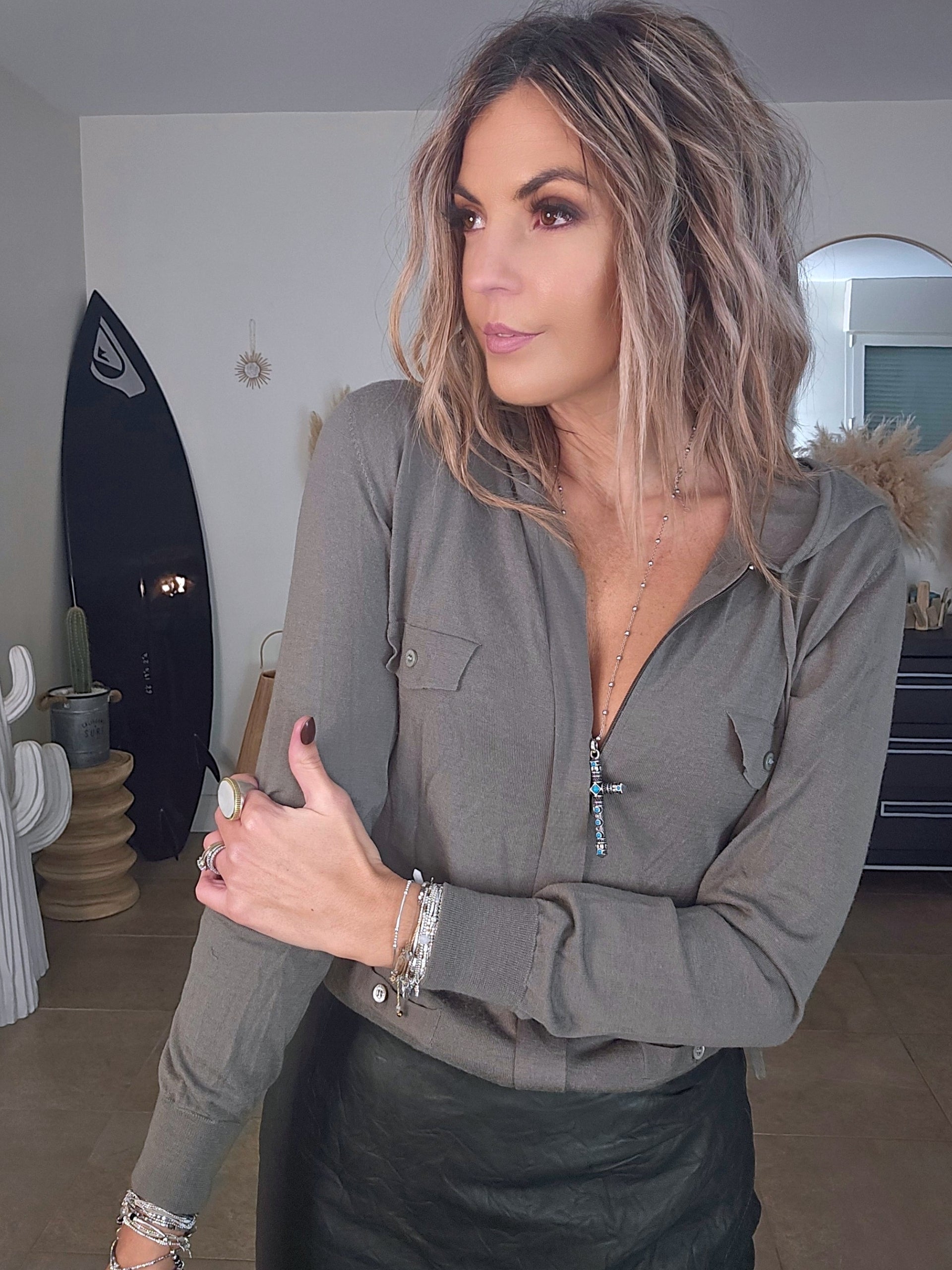 Cardigan kaki à capuche - 𝐌𝐚𝐫𝐢𝐧𝐚𝟒𝟒𝐟𝐚𝐦𝐢𝐥𝐲