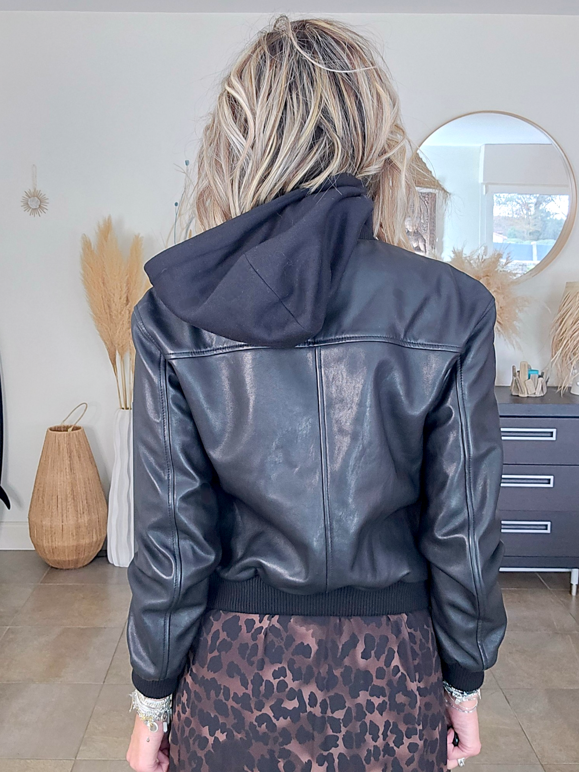 Bombers noir cuir véritable - 𝐌𝐚𝐫𝐢𝐧𝐚𝟒𝟒𝐟𝐚𝐦𝐢𝐥𝐲
