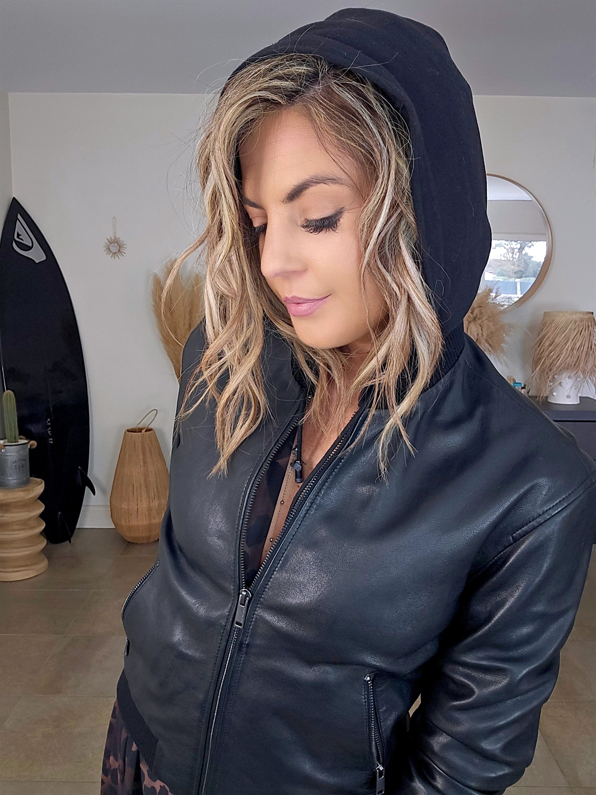 Bombers noir cuir véritable - 𝐌𝐚𝐫𝐢𝐧𝐚𝟒𝟒𝐟𝐚𝐦𝐢𝐥𝐲