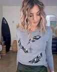 Pull gris plumes camouflage - 𝐌𝐚𝐫𝐢𝐧𝐚𝟒𝟒𝐟𝐚𝐦𝐢𝐥𝐲