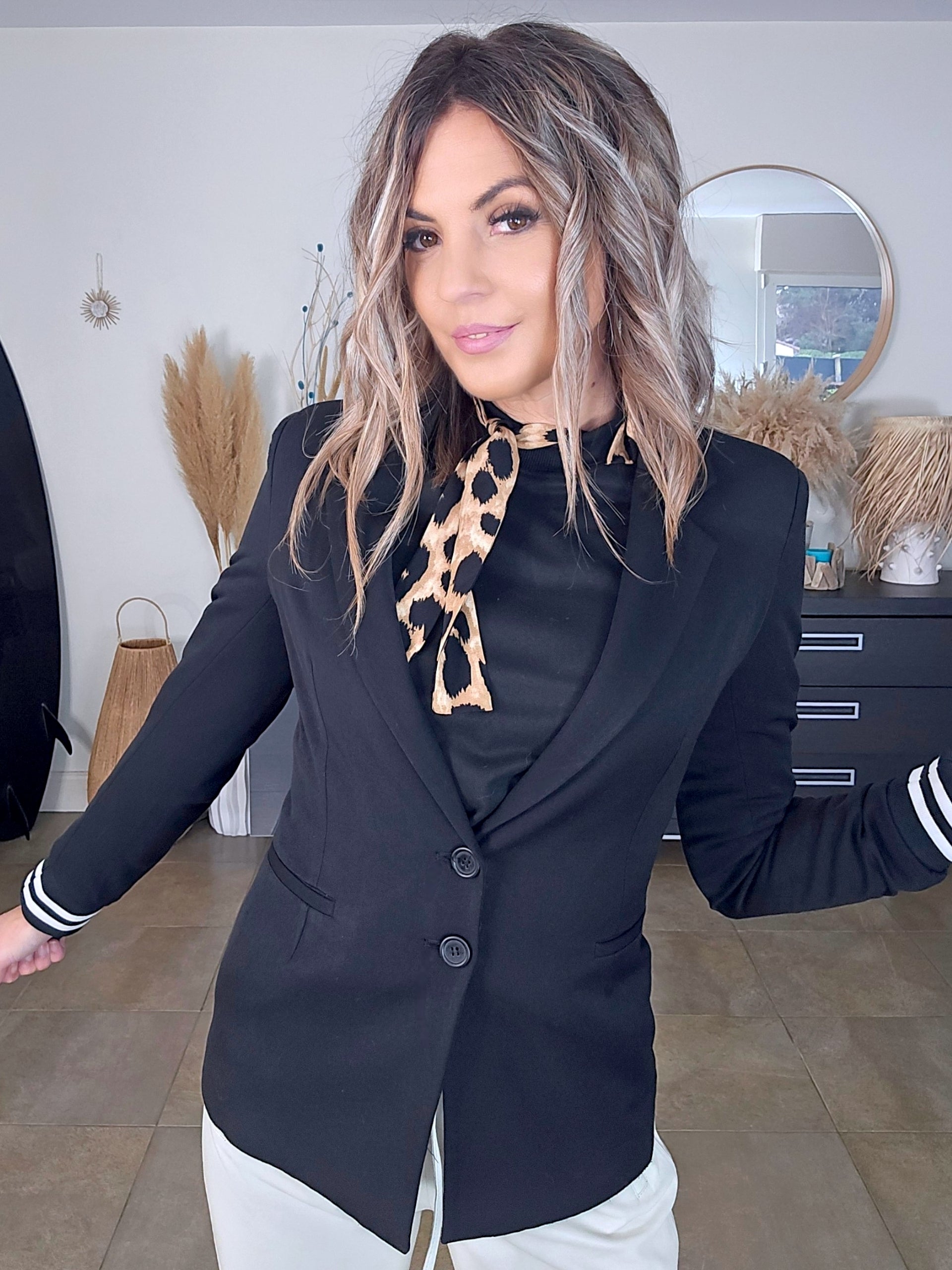 Veste cintrée noire à poignets sweat - 𝐌𝐚𝐫𝐢𝐧𝐚𝟒𝟒𝐟𝐚𝐦𝐢𝐥𝐲