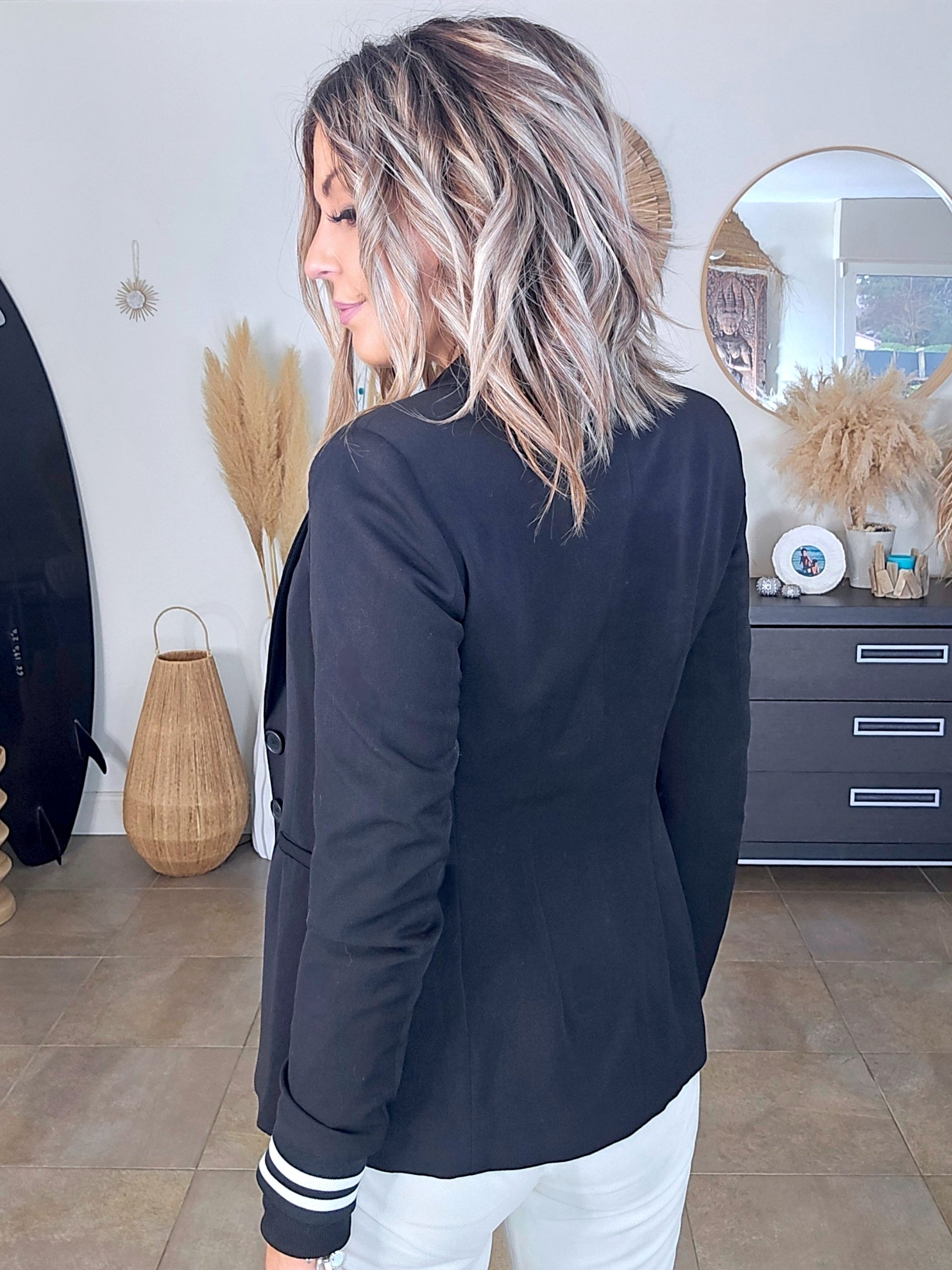 Veste cintrée noire à poignets sweat - 𝐌𝐚𝐫𝐢𝐧𝐚𝟒𝟒𝐟𝐚𝐦𝐢𝐥𝐲