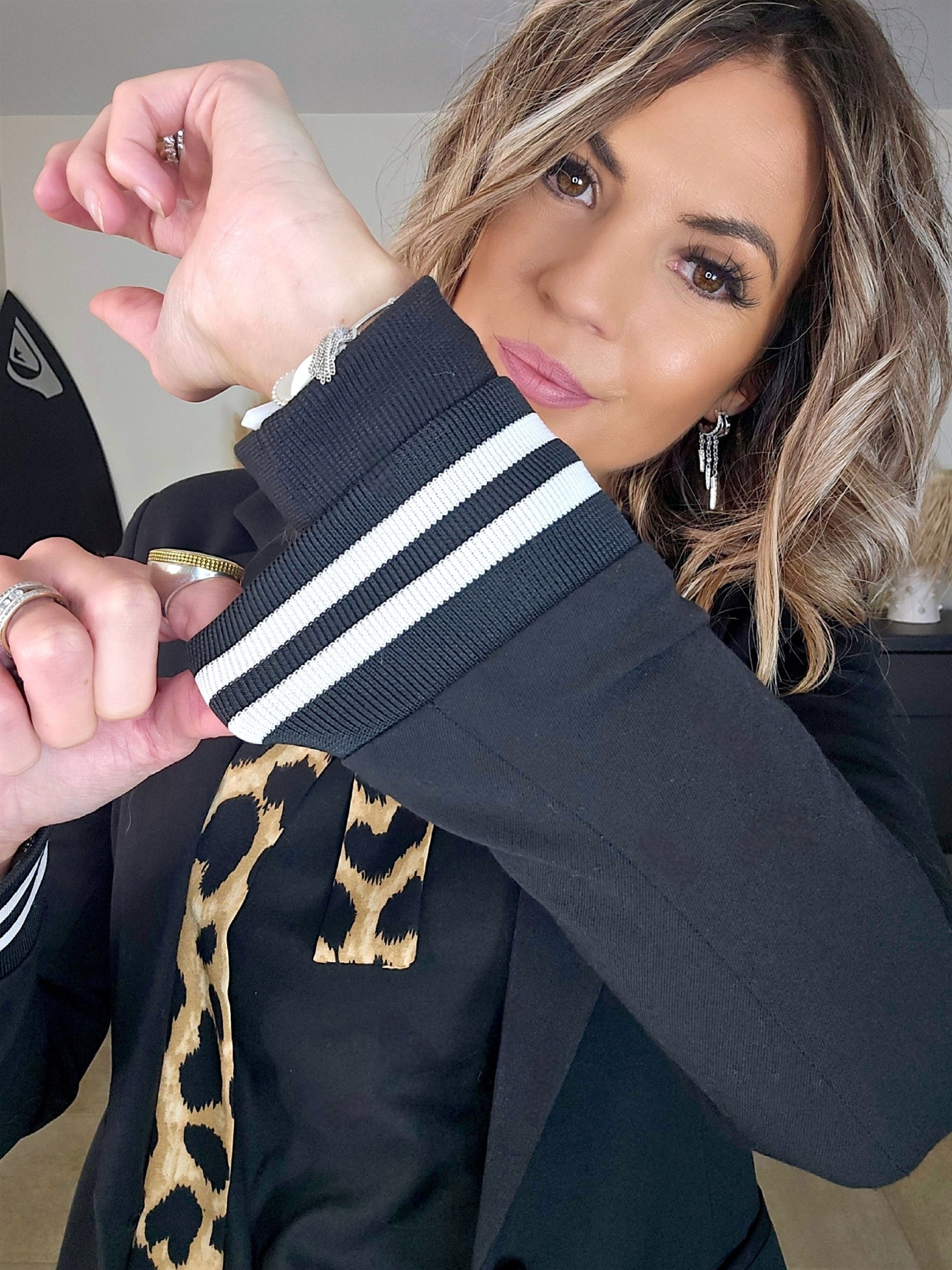 Veste cintrée noire à poignets sweat - 𝐌𝐚𝐫𝐢𝐧𝐚𝟒𝟒𝐟𝐚𝐦𝐢𝐥𝐲
