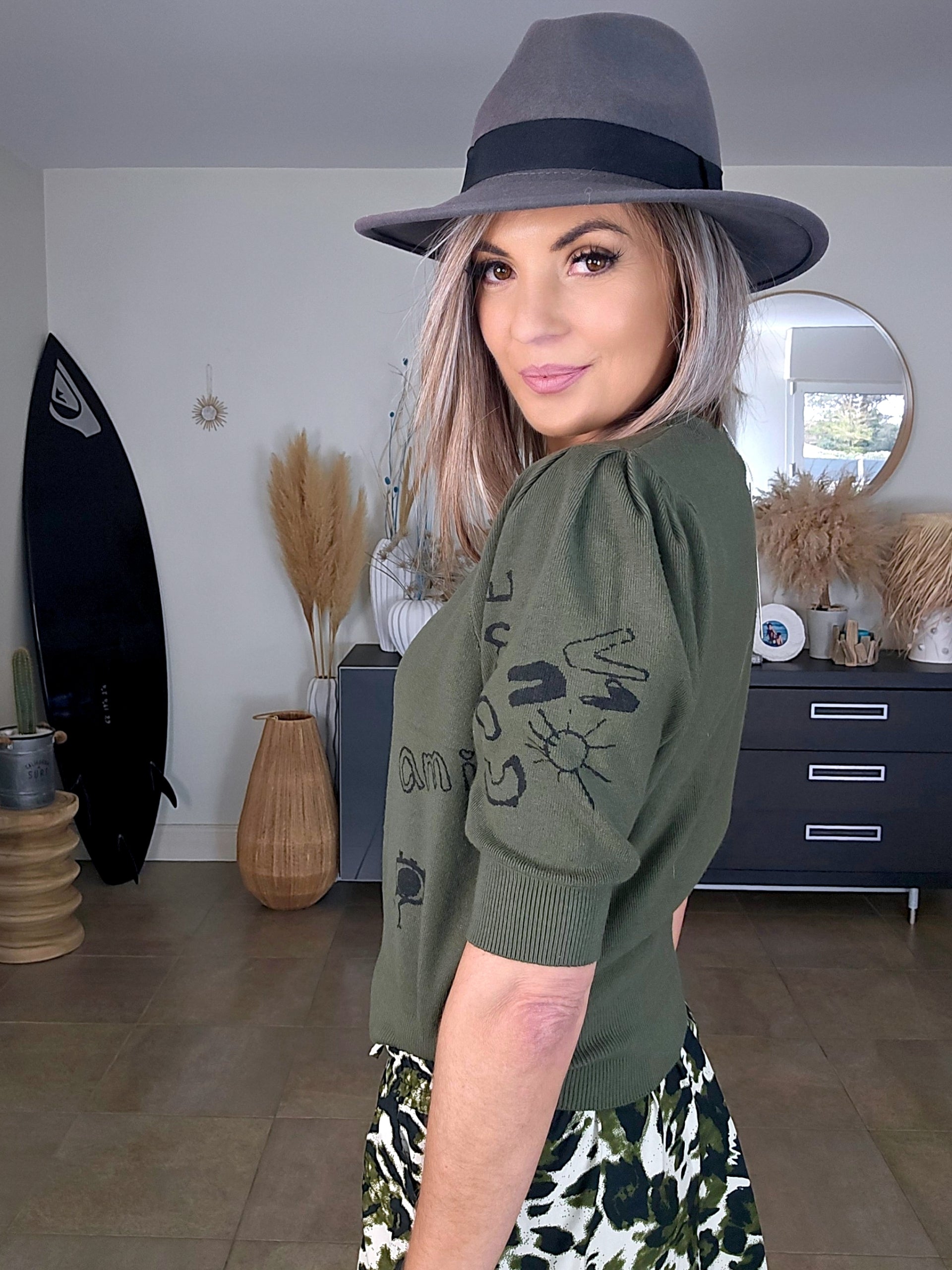 Pull kaki à inscriptions - 𝐌𝐚𝐫𝐢𝐧𝐚𝟒𝟒𝐟𝐚𝐦𝐢𝐥𝐲