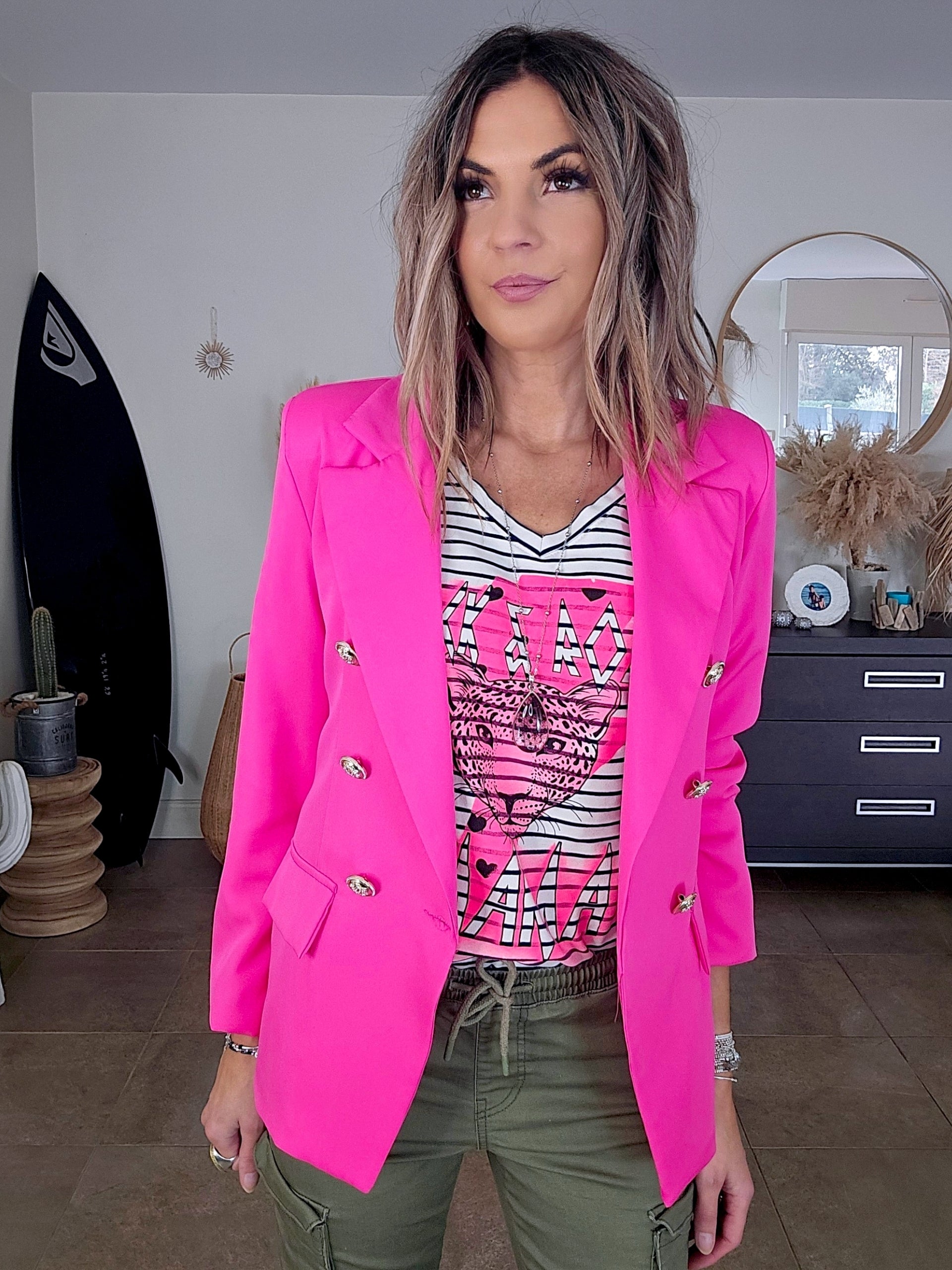 Veste cintrée rose fluo - 𝐌𝐚𝐫𝐢𝐧𝐚𝟒𝟒𝐟𝐚𝐦𝐢𝐥𝐲