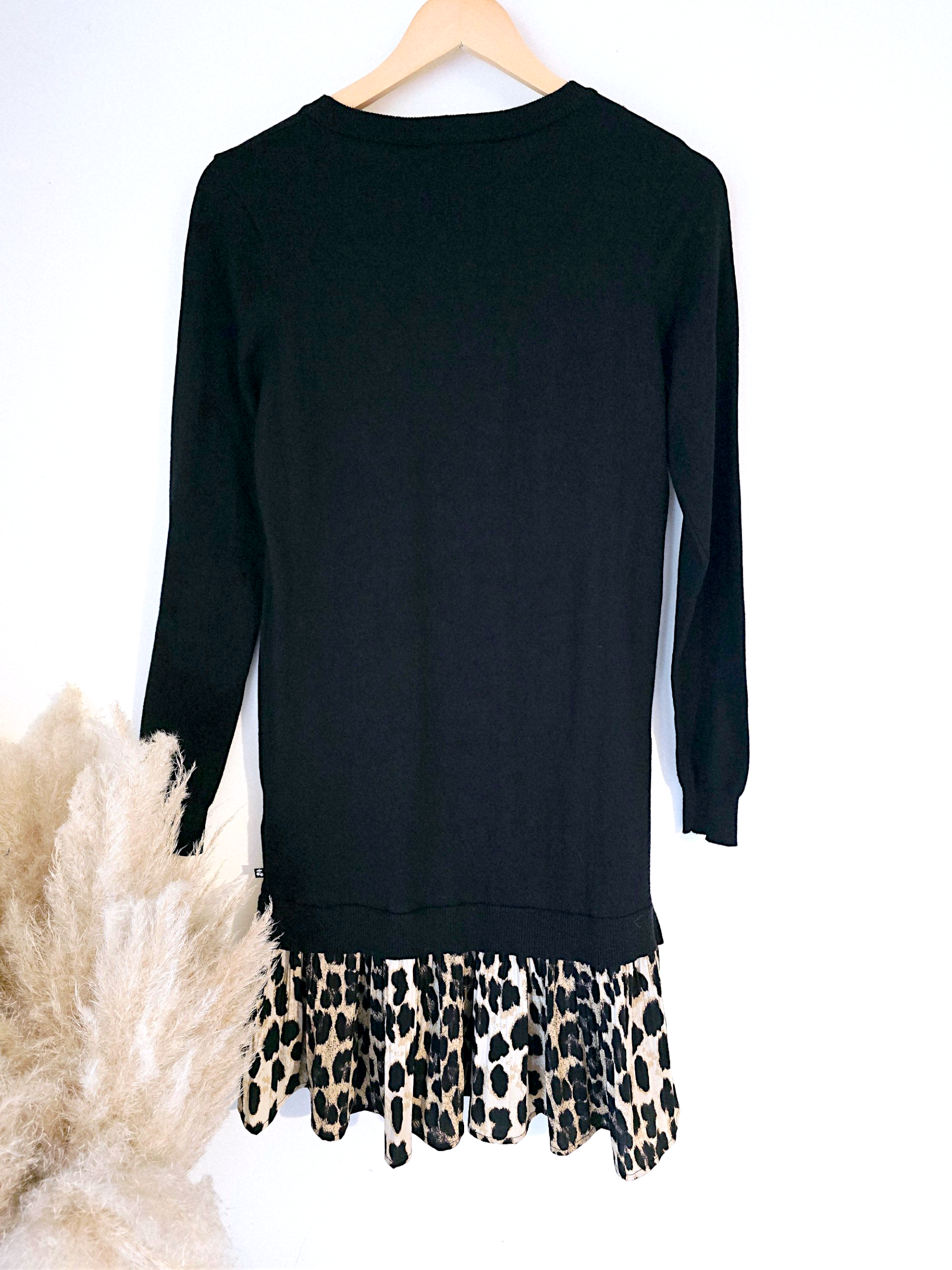 Robe noire maille pull à superposition léopard - 𝐌𝐚𝐫𝐢𝐧𝐚𝟒𝟒𝐟𝐚𝐦𝐢𝐥𝐲