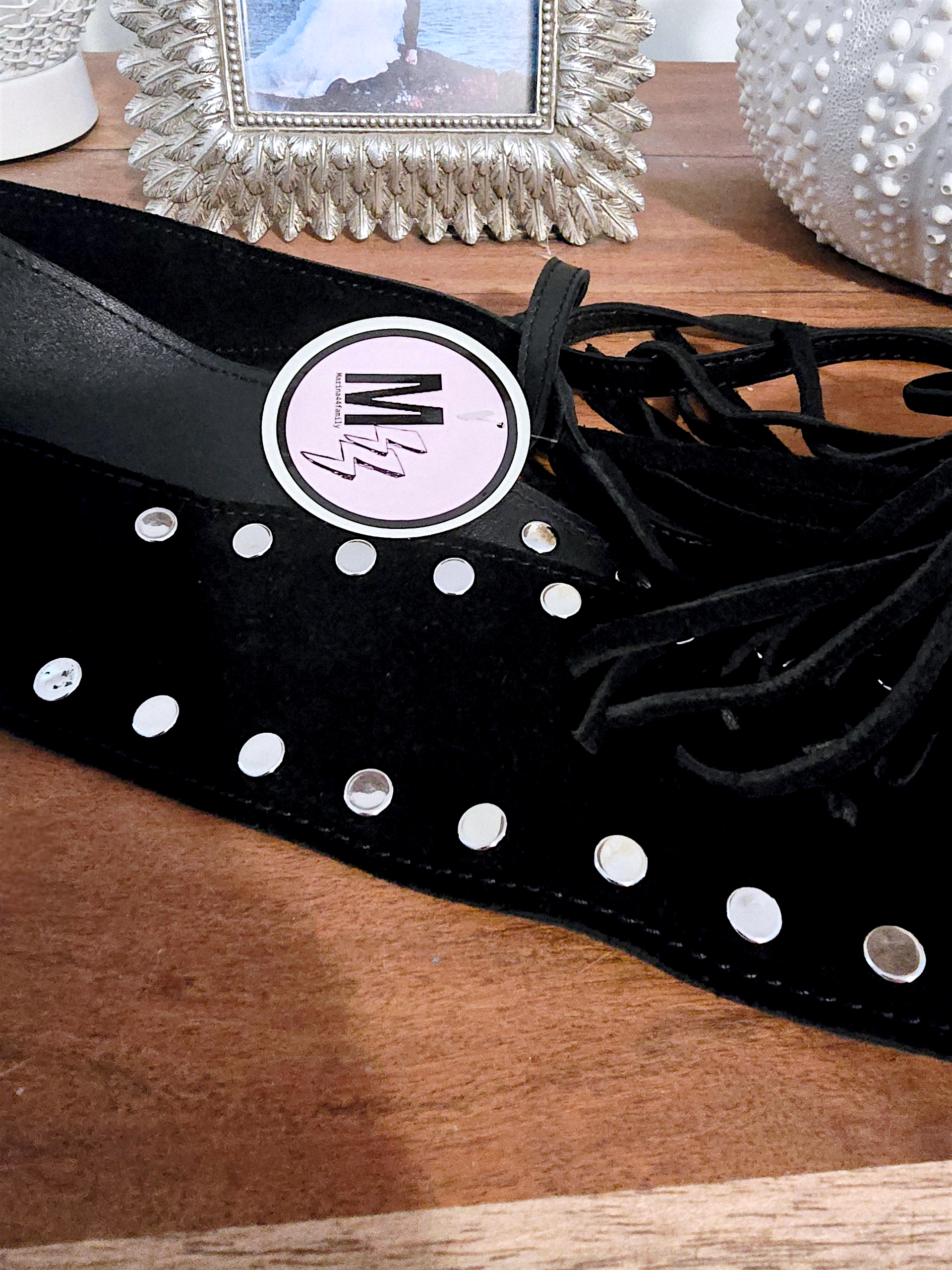 Ceinture noire cloutée 100% cuir - 𝐌𝐚𝐫𝐢𝐧𝐚𝟒𝟒𝐟𝐚𝐦𝐢𝐥𝐲