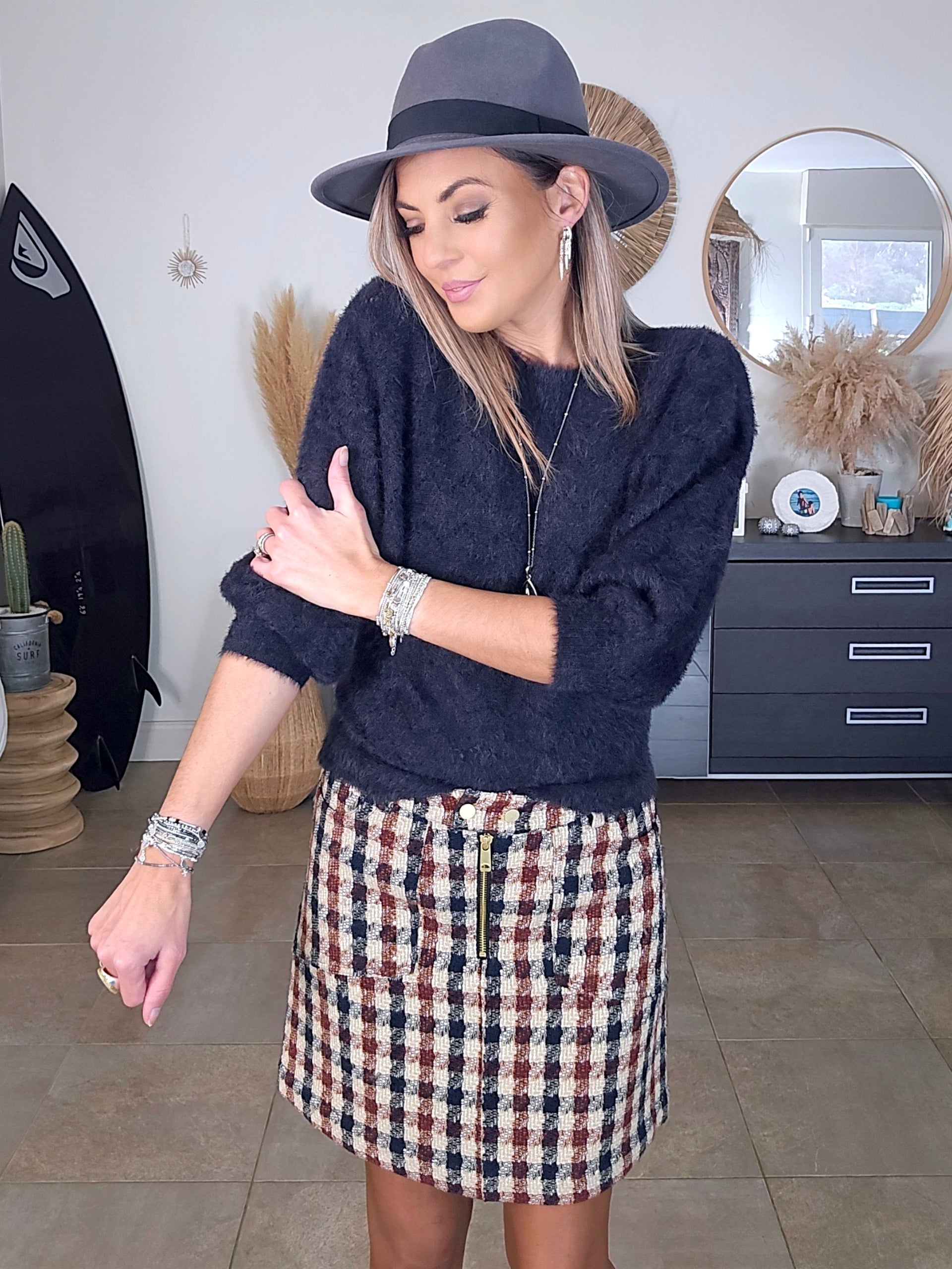 Pull noir ajouré maille poilue - 𝐌𝐚𝐫𝐢𝐧𝐚𝟒𝟒𝐟𝐚𝐦𝐢𝐥𝐲