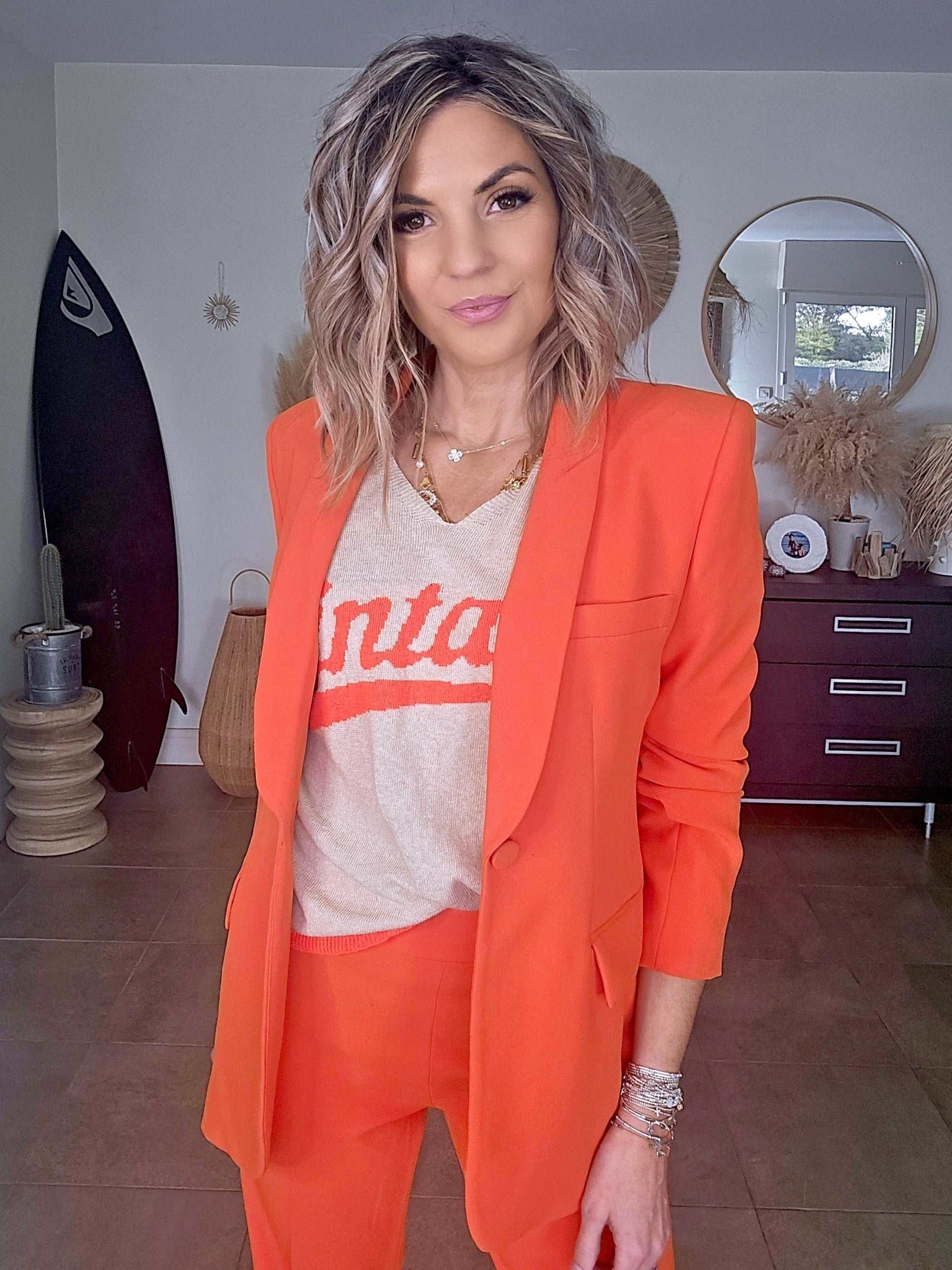 Pull beige vintage orange fluo - 𝐌𝐚𝐫𝐢𝐧𝐚𝟒𝟒𝐟𝐚𝐦𝐢𝐥𝐲
