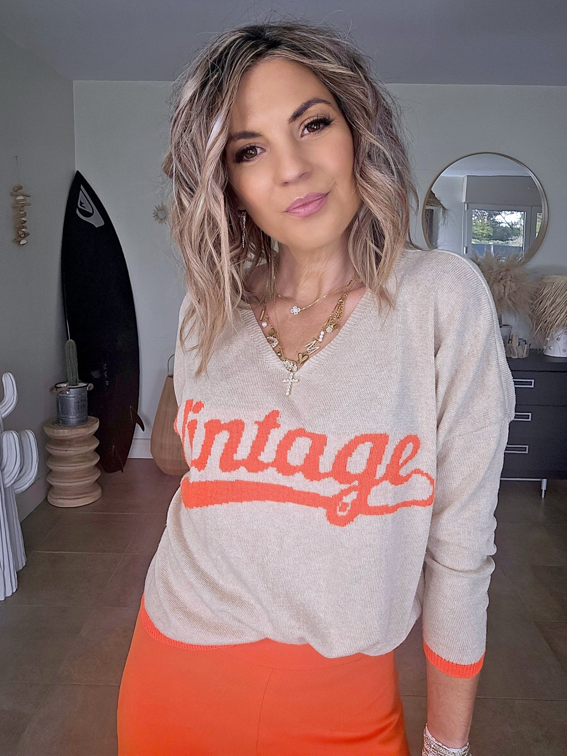 Pull beige vintage orange fluo - 𝐌𝐚𝐫𝐢𝐧𝐚𝟒𝟒𝐟𝐚𝐦𝐢𝐥𝐲