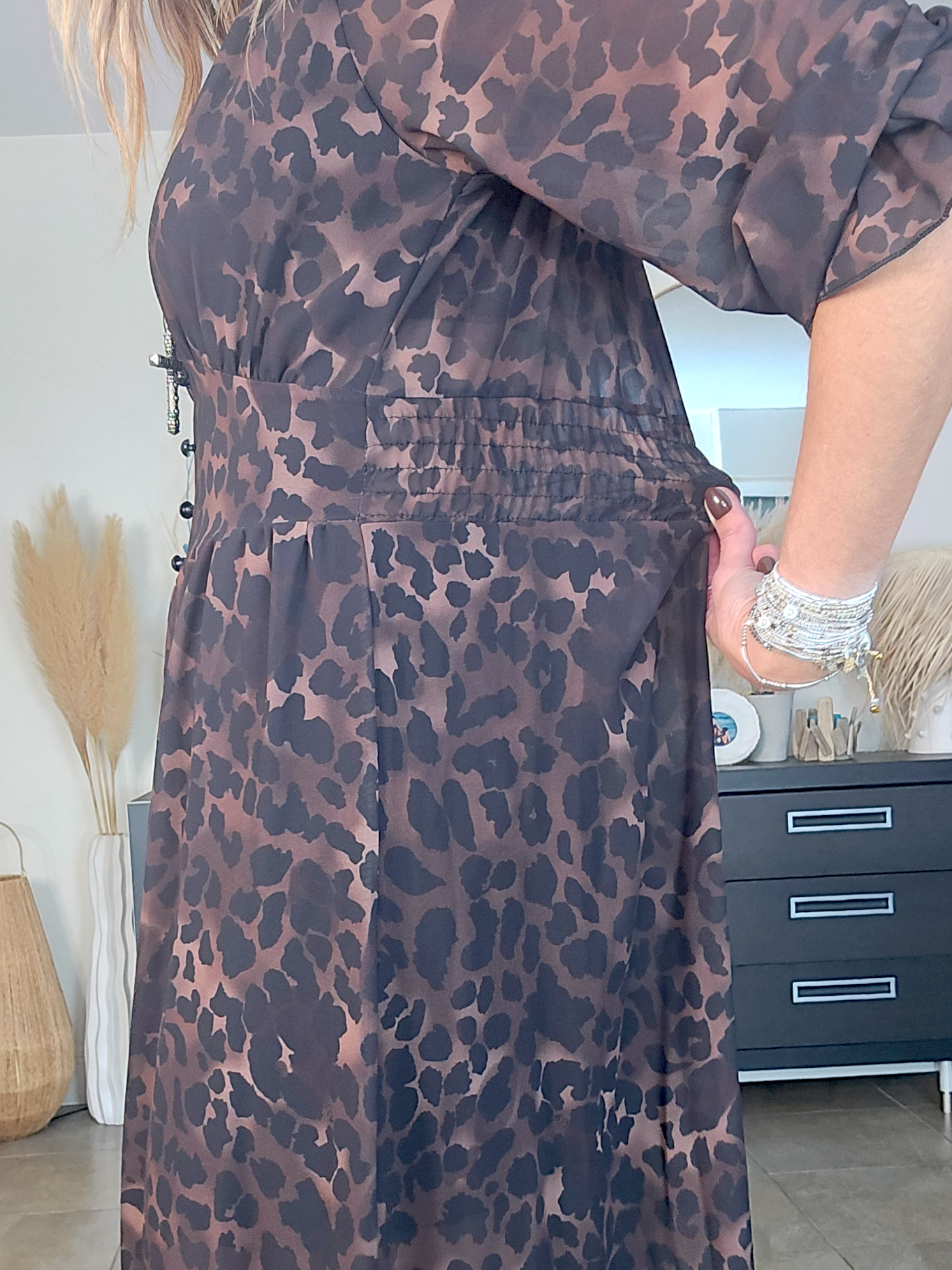 Robe longue marron à imprimé léopard - 𝐌𝐚𝐫𝐢𝐧𝐚𝟒𝟒𝐟𝐚𝐦𝐢𝐥𝐲
