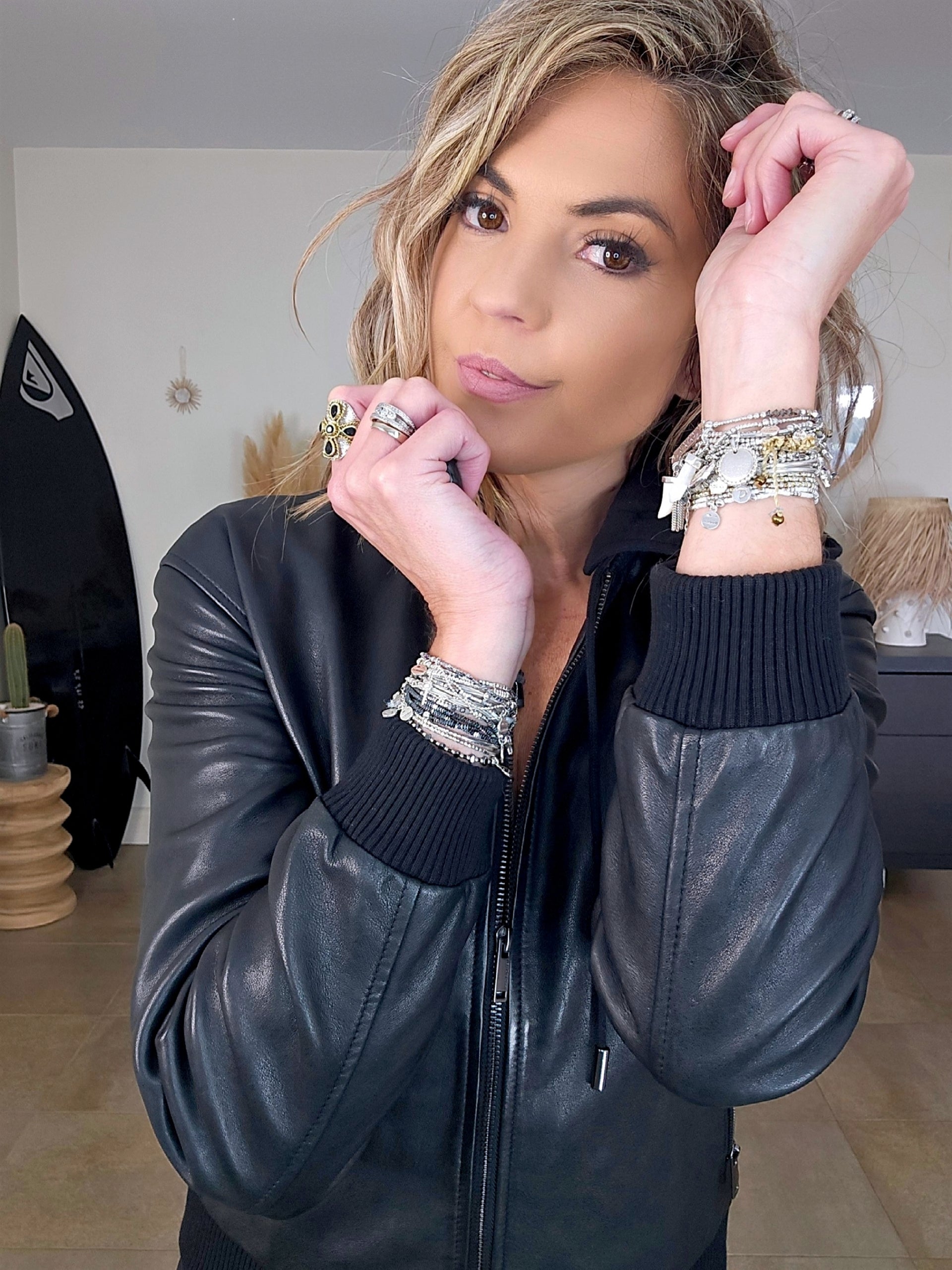Bombers noir cuir véritable - 𝐌𝐚𝐫𝐢𝐧𝐚𝟒𝟒𝐟𝐚𝐦𝐢𝐥𝐲