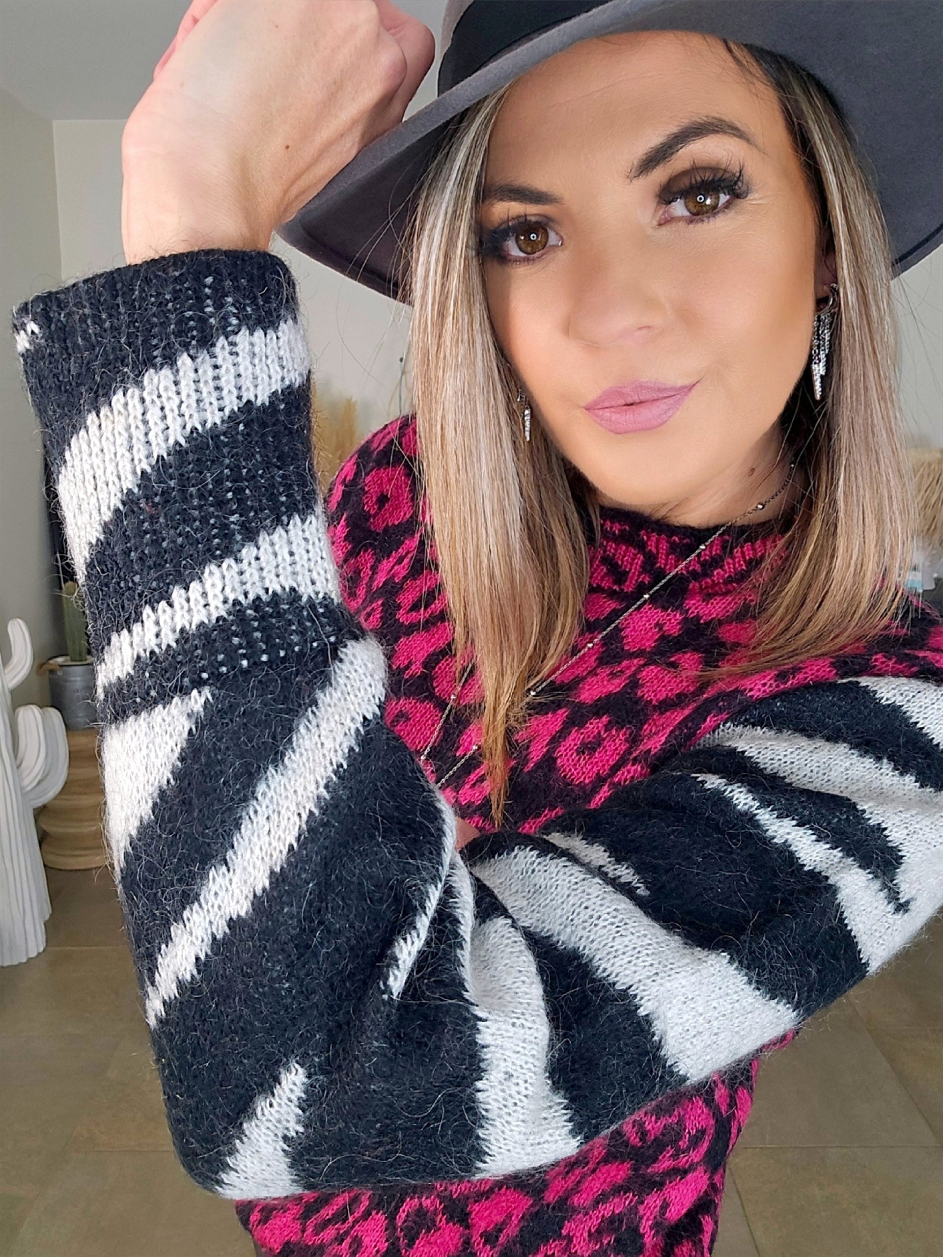 Pull chaud à imprimé léopard rose fuchsia - 𝐌𝐚𝐫𝐢𝐧𝐚𝟒𝟒𝐟𝐚𝐦𝐢𝐥𝐲