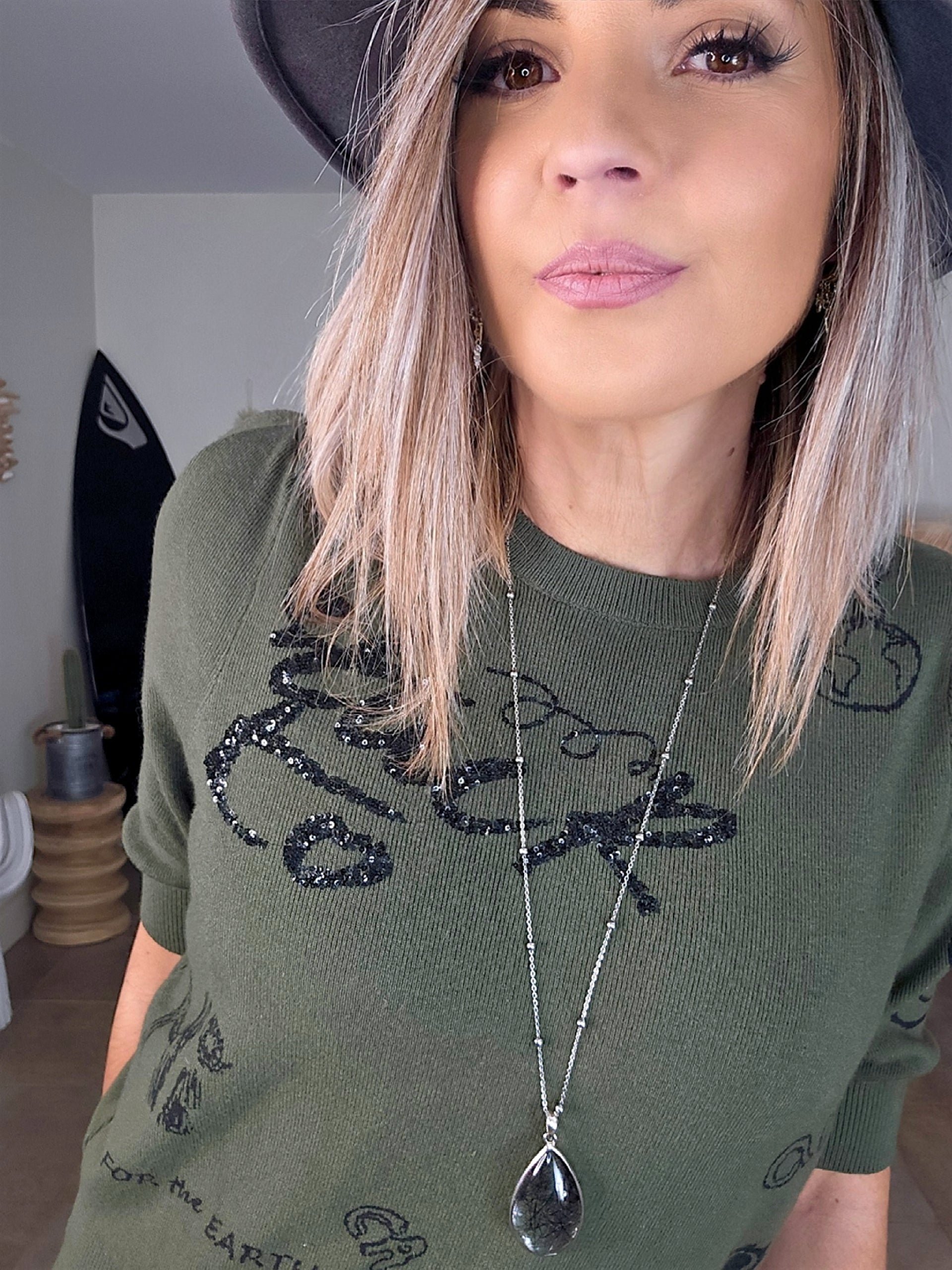 Pull kaki à inscriptions - 𝐌𝐚𝐫𝐢𝐧𝐚𝟒𝟒𝐟𝐚𝐦𝐢𝐥𝐲