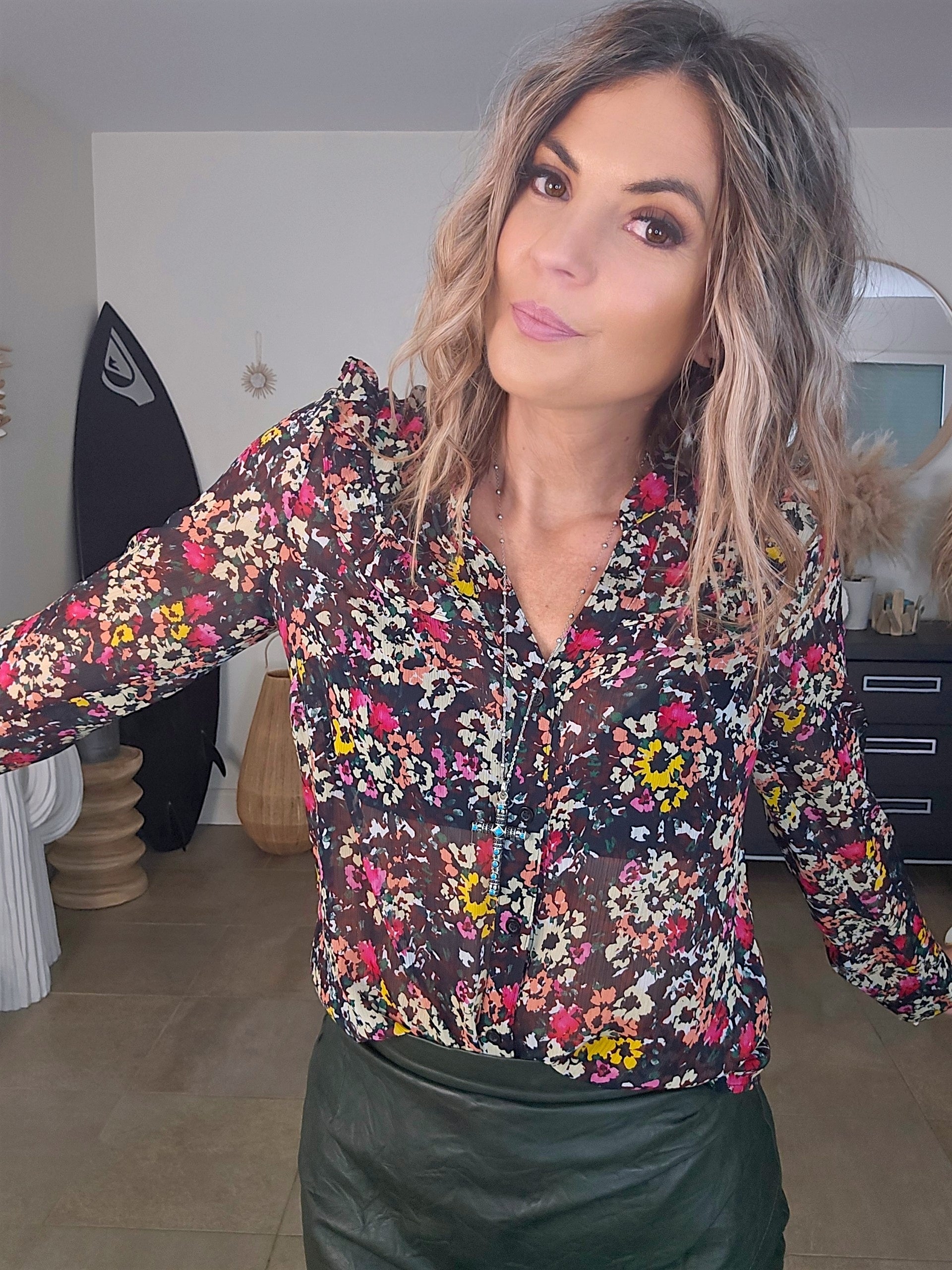 Chemise lumineuse à imprimé flowers - 𝐌𝐚𝐫𝐢𝐧𝐚𝟒𝟒𝐟𝐚𝐦𝐢𝐥𝐲