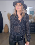 Chemise noire à imprimé éclairs et pois blancs - 𝐌𝐚𝐫𝐢𝐧𝐚𝟒𝟒𝐟𝐚𝐦𝐢𝐥𝐲