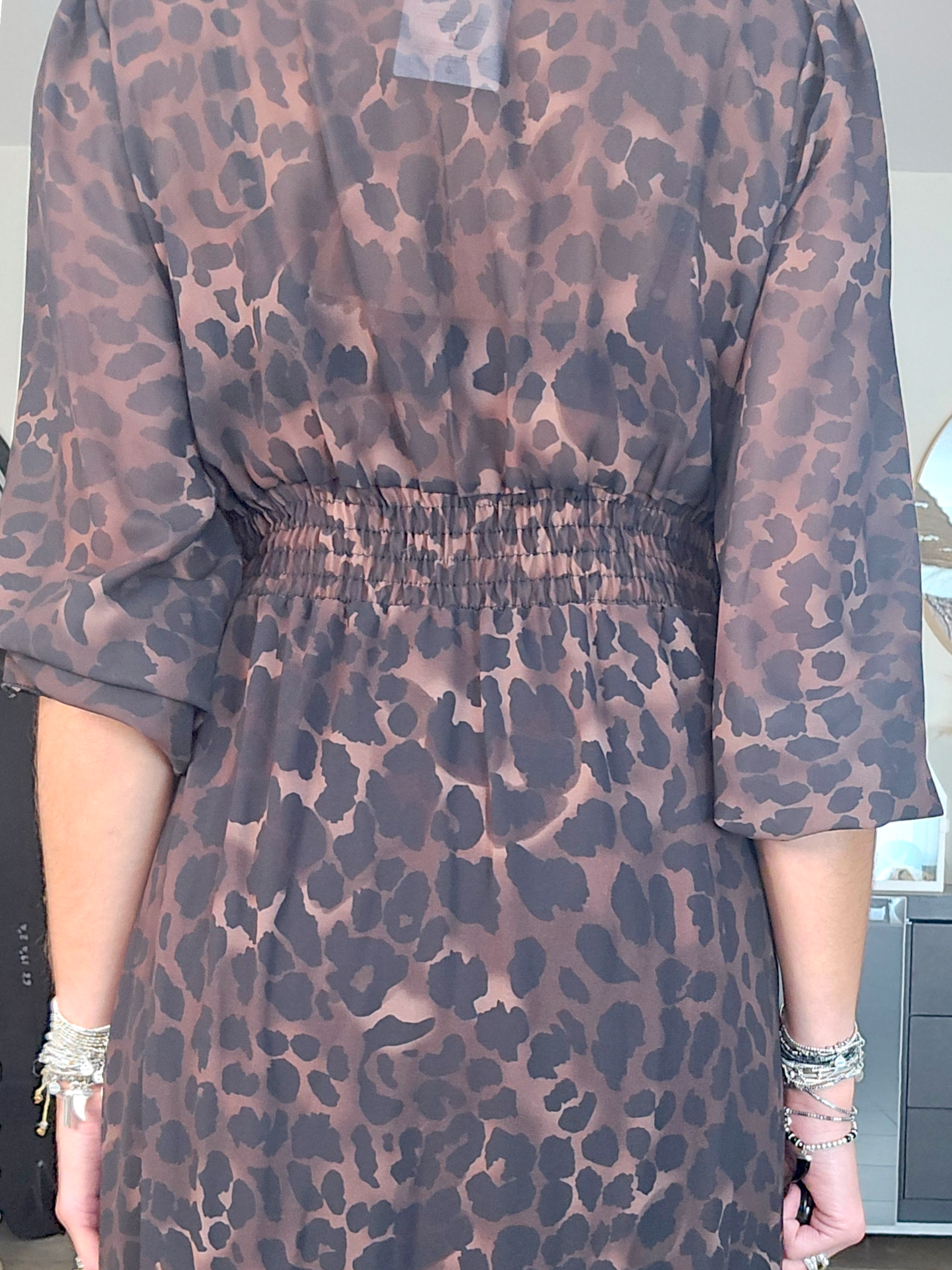Robe longue marron à imprimé léopard - 𝐌𝐚𝐫𝐢𝐧𝐚𝟒𝟒𝐟𝐚𝐦𝐢𝐥𝐲