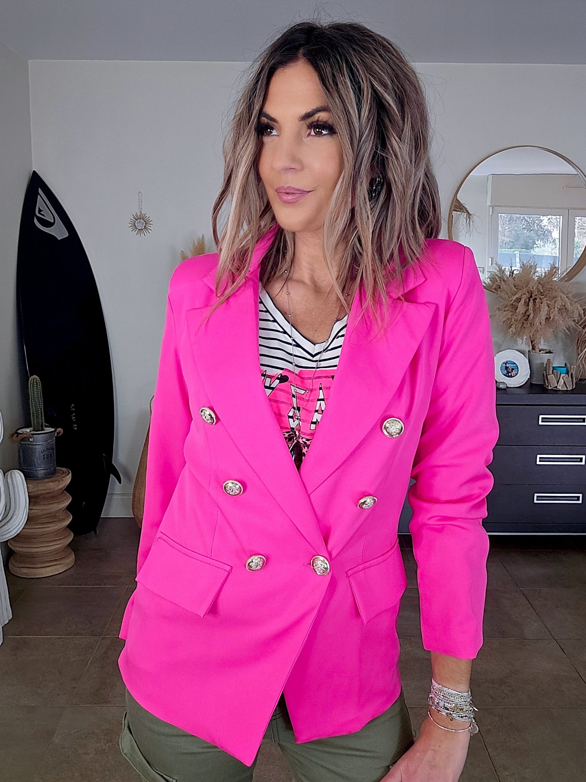 Veste cintrée rose fluo - 𝐌𝐚𝐫𝐢𝐧𝐚𝟒𝟒𝐟𝐚𝐦𝐢𝐥𝐲
