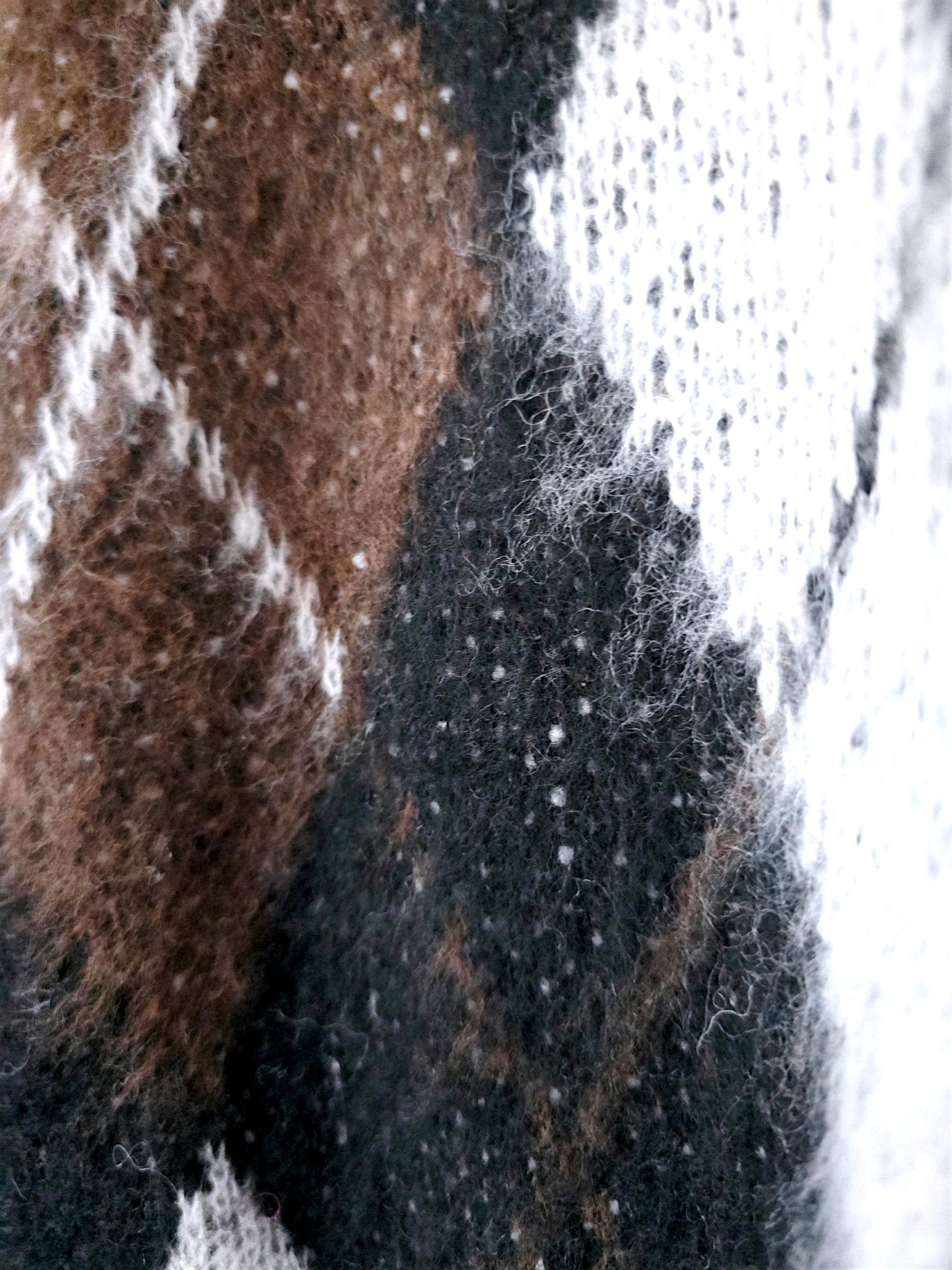 Pull à damiers marron - 𝐌𝐚𝐫𝐢𝐧𝐚𝟒𝟒𝐟𝐚𝐦𝐢𝐥𝐲