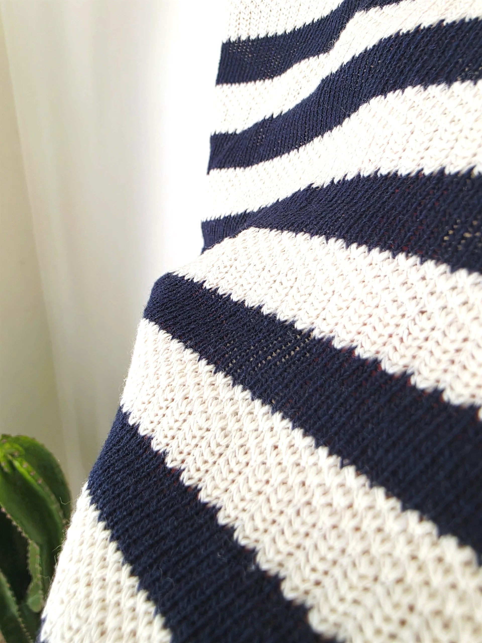 Haut en coton à maille rayé bleu marine - 𝐌𝐚𝐫𝐢𝐧𝐚𝟒𝟒𝐟𝐚𝐦𝐢𝐥𝐲