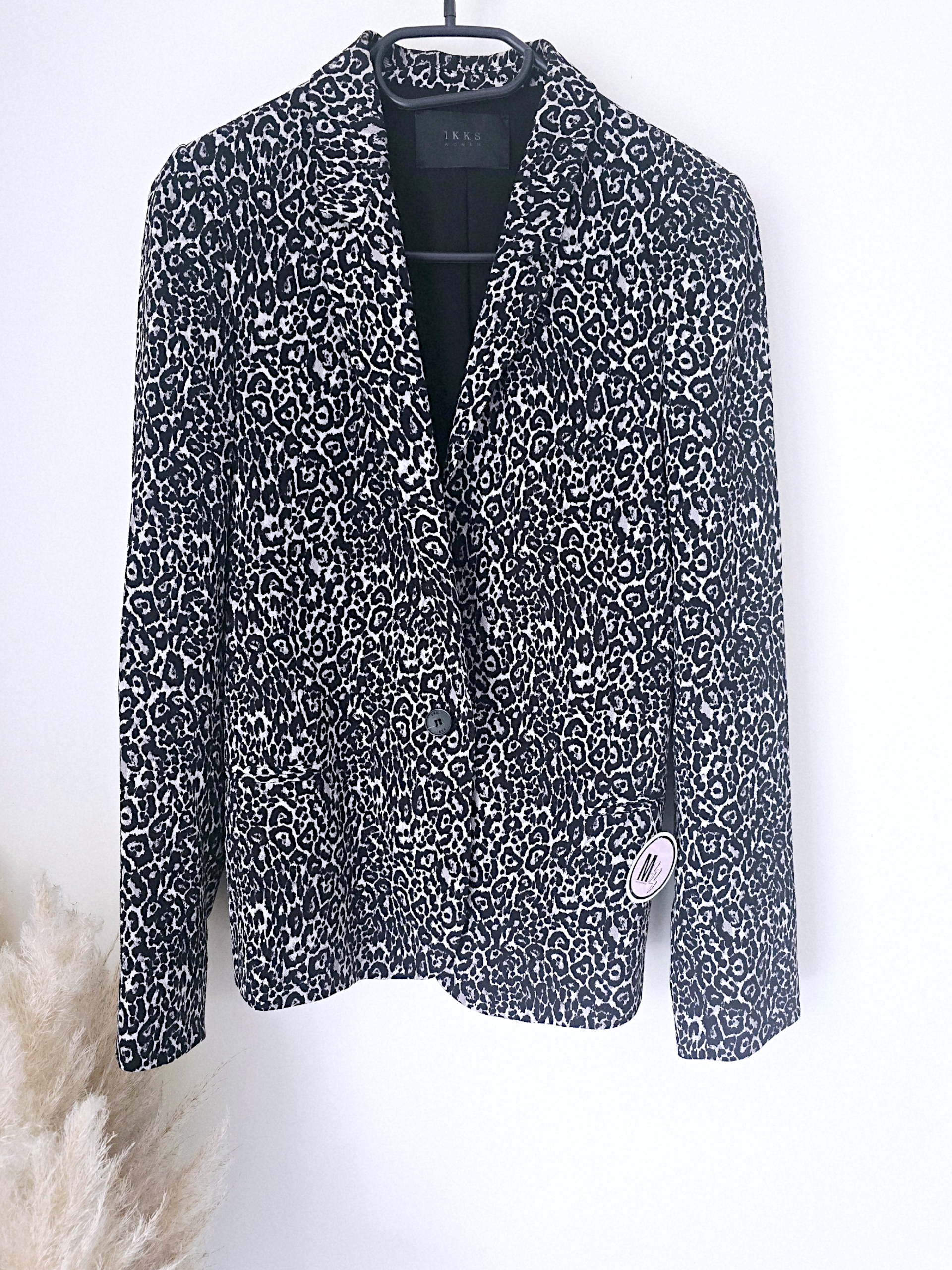 Veste léopard noire, blanche et grise - 𝐌𝐚𝐫𝐢𝐧𝐚𝟒𝟒𝐟𝐚𝐦𝐢𝐥𝐲