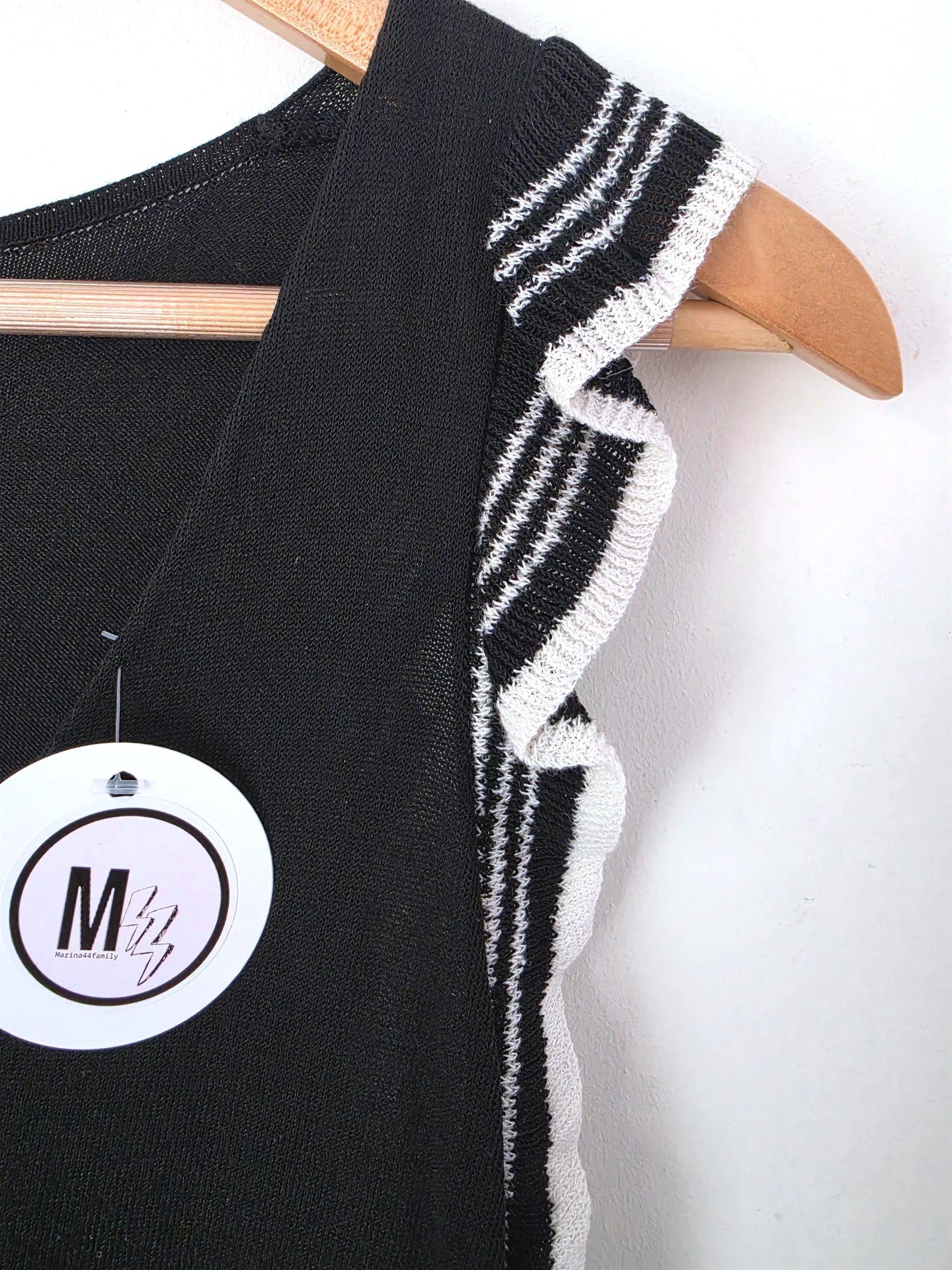 Haut noir à maille fine - 𝐌𝐚𝐫𝐢𝐧𝐚𝟒𝟒𝐟𝐚𝐦𝐢𝐥𝐲