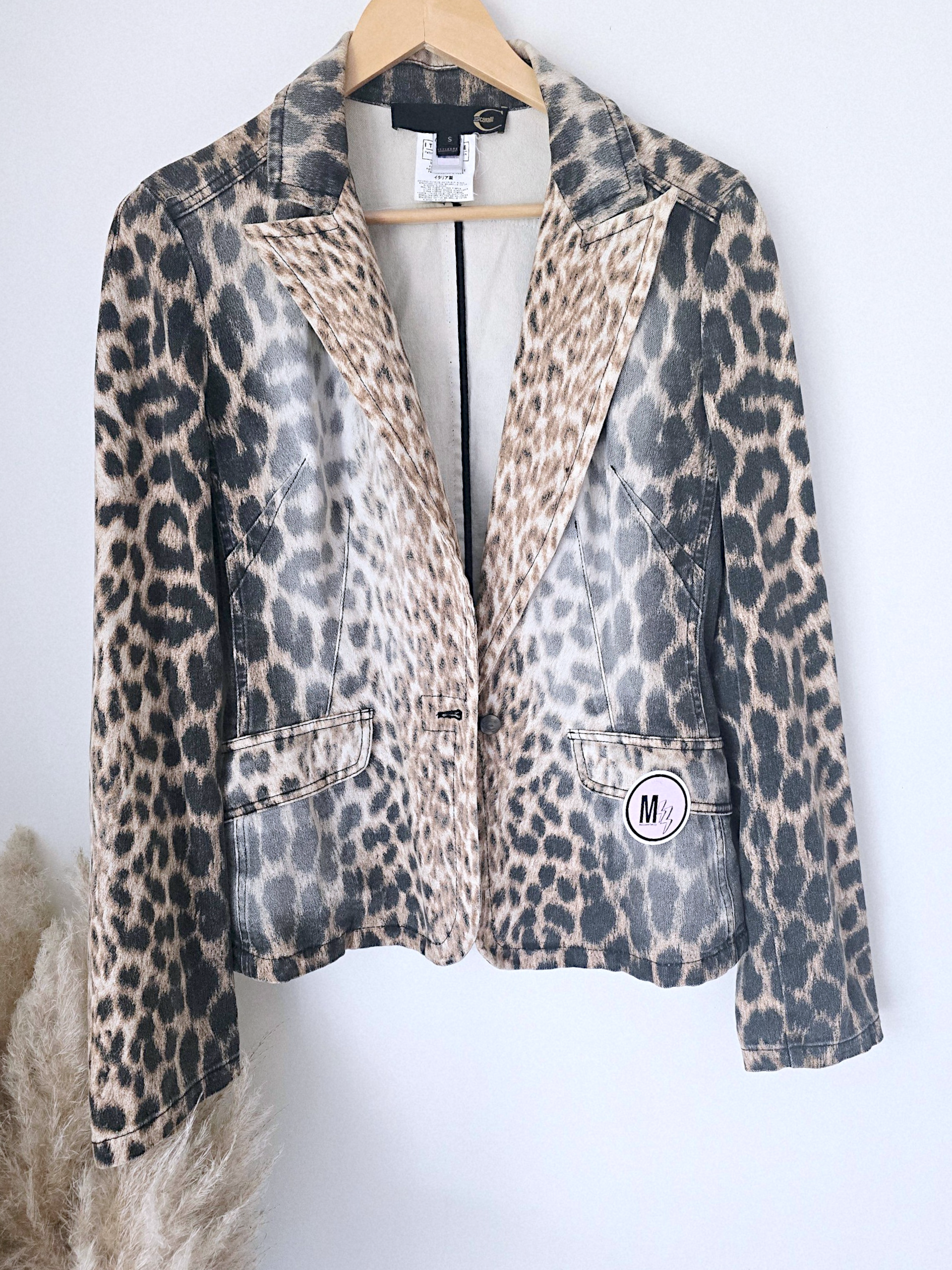 Veste en jean à imprimé léopard - 𝐌𝐚𝐫𝐢𝐧𝐚𝟒𝟒𝐟𝐚𝐦𝐢𝐥𝐲