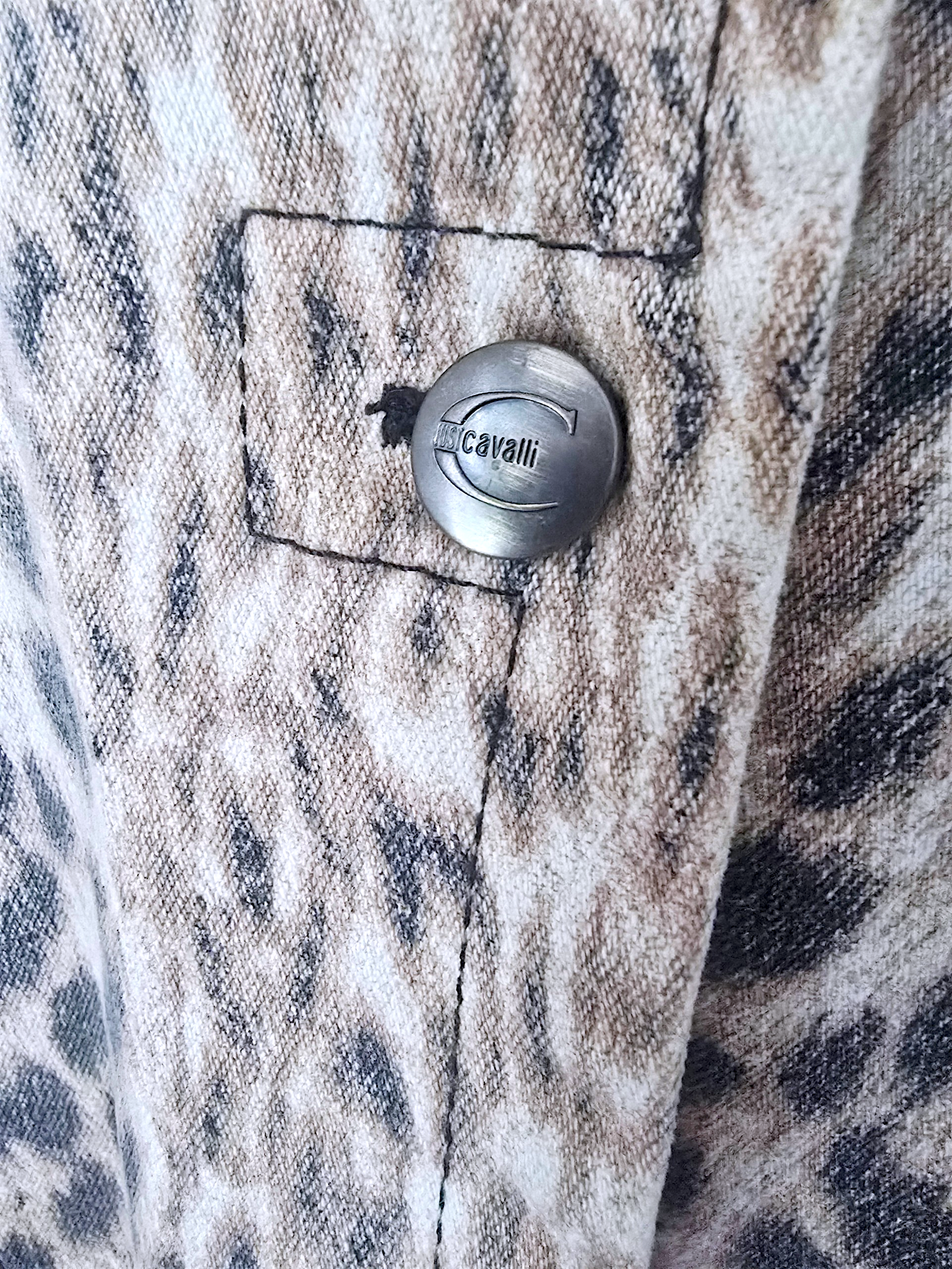 Veste en jean à imprimé léopard - 𝐌𝐚𝐫𝐢𝐧𝐚𝟒𝟒𝐟𝐚𝐦𝐢𝐥𝐲