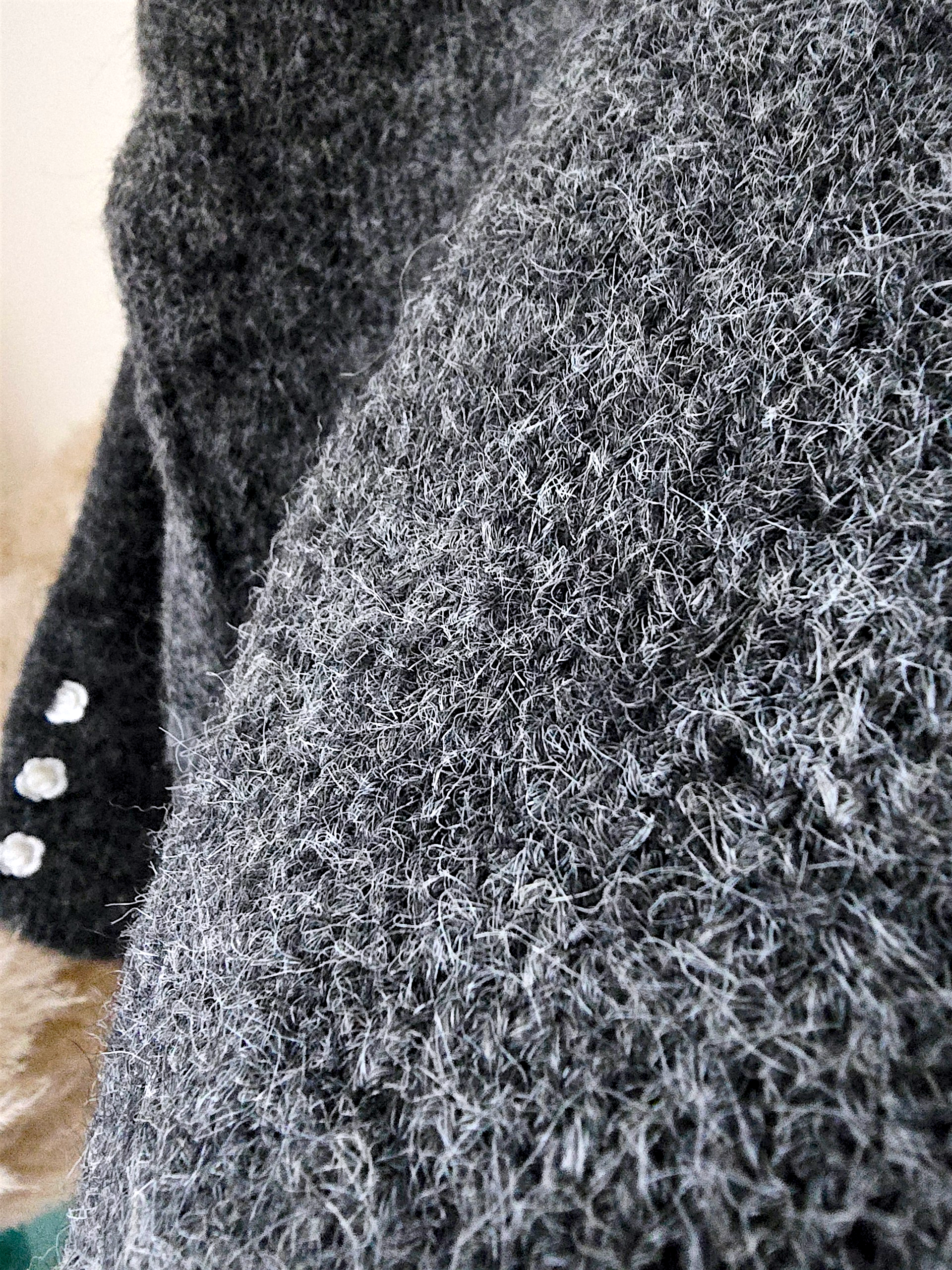 Pull gris anthracite à maille douce et chaude - 𝐌𝐚𝐫𝐢𝐧𝐚𝟒𝟒𝐟𝐚𝐦𝐢𝐥𝐲