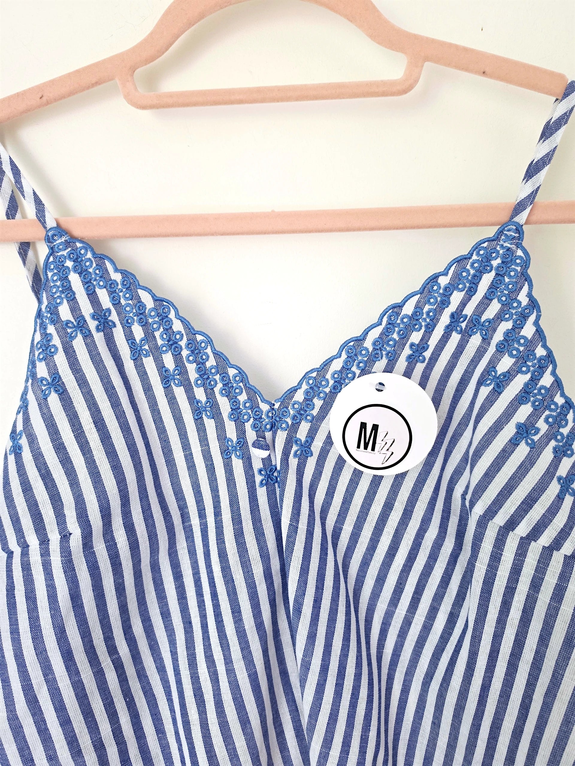 Débardeur à rayures bleues - 𝐌𝐚𝐫𝐢𝐧𝐚𝟒𝟒𝐟𝐚𝐦𝐢𝐥𝐲