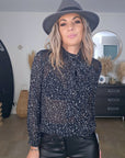 Chemise noire à imprimé éclairs et pois blancs - 𝐌𝐚𝐫𝐢𝐧𝐚𝟒𝟒𝐟𝐚𝐦𝐢𝐥𝐲