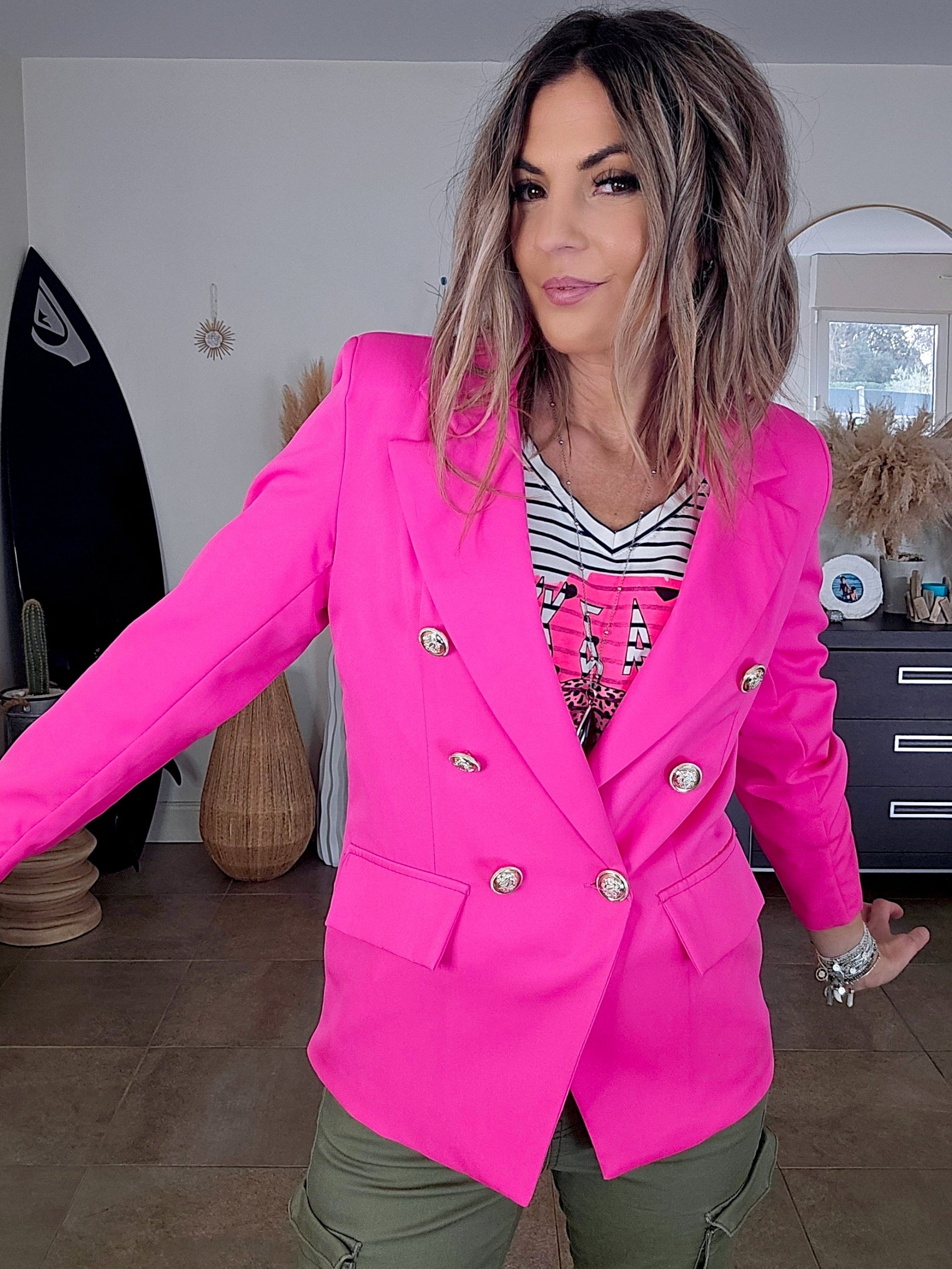 Veste cintrée rose fluo - 𝐌𝐚𝐫𝐢𝐧𝐚𝟒𝟒𝐟𝐚𝐦𝐢𝐥𝐲