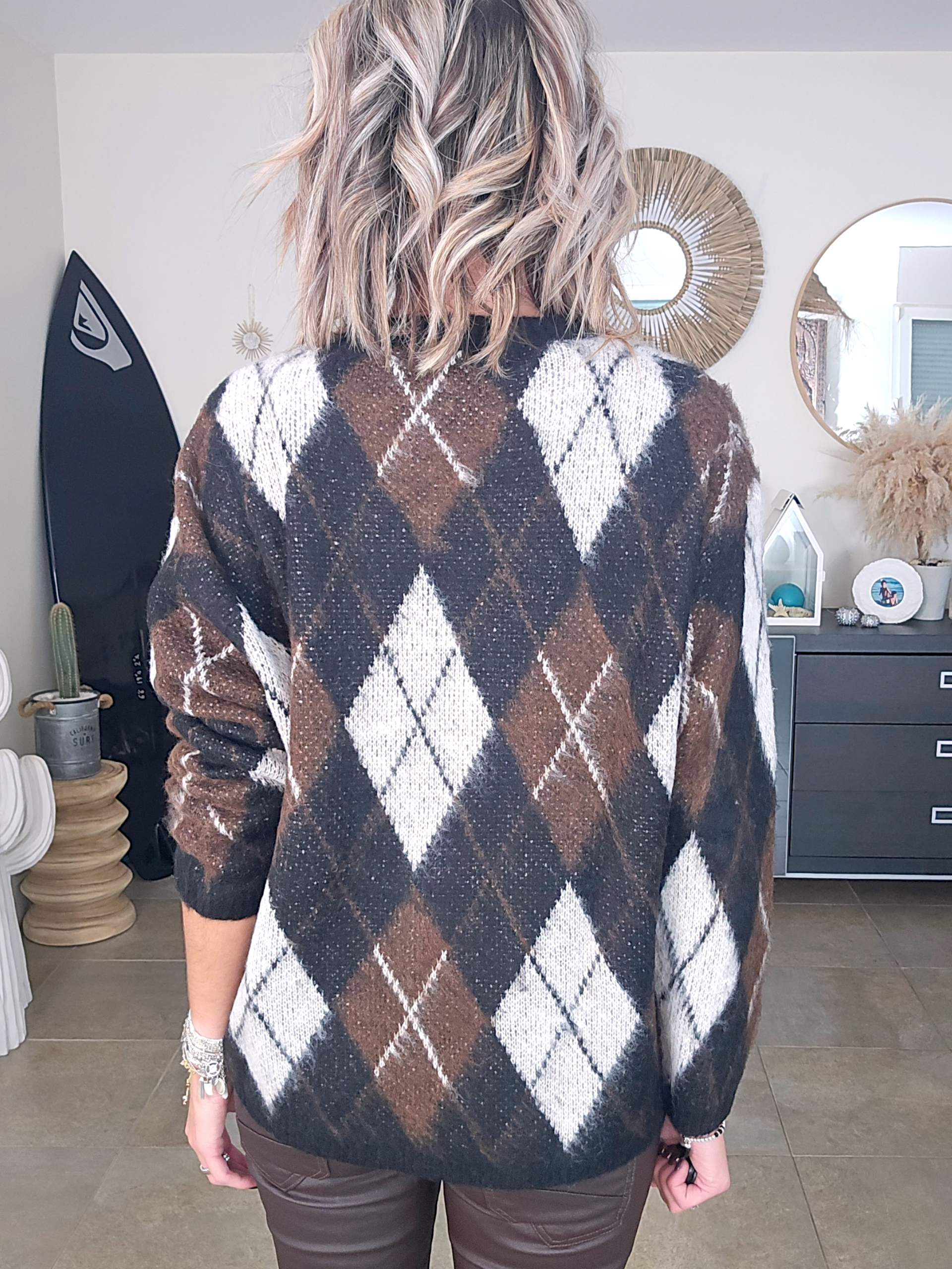 Pull à damiers marron - 𝐌𝐚𝐫𝐢𝐧𝐚𝟒𝟒𝐟𝐚𝐦𝐢𝐥𝐲
