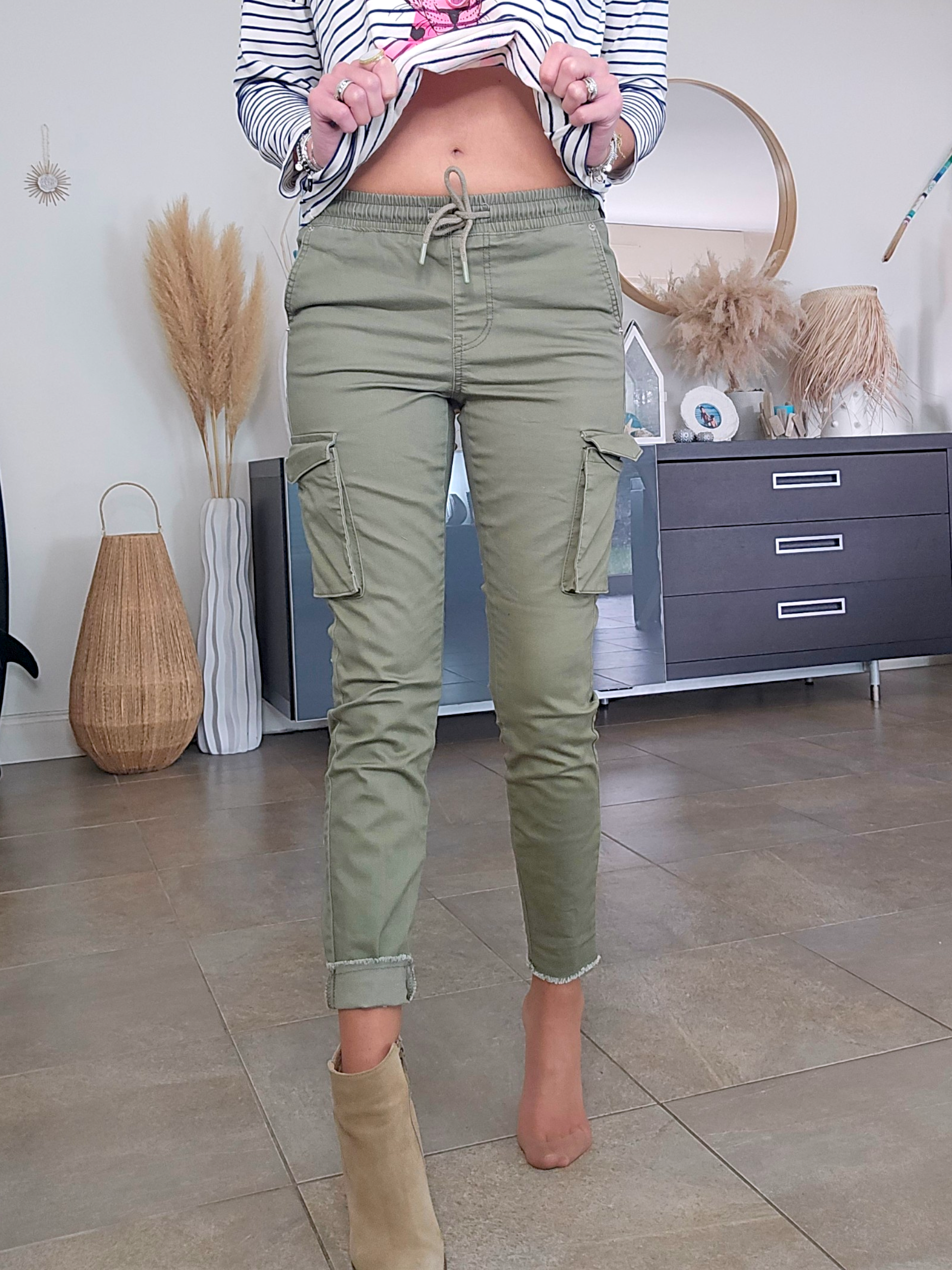 Pantalon cargo kaki - 𝐌𝐚𝐫𝐢𝐧𝐚𝟒𝟒𝐟𝐚𝐦𝐢𝐥𝐲