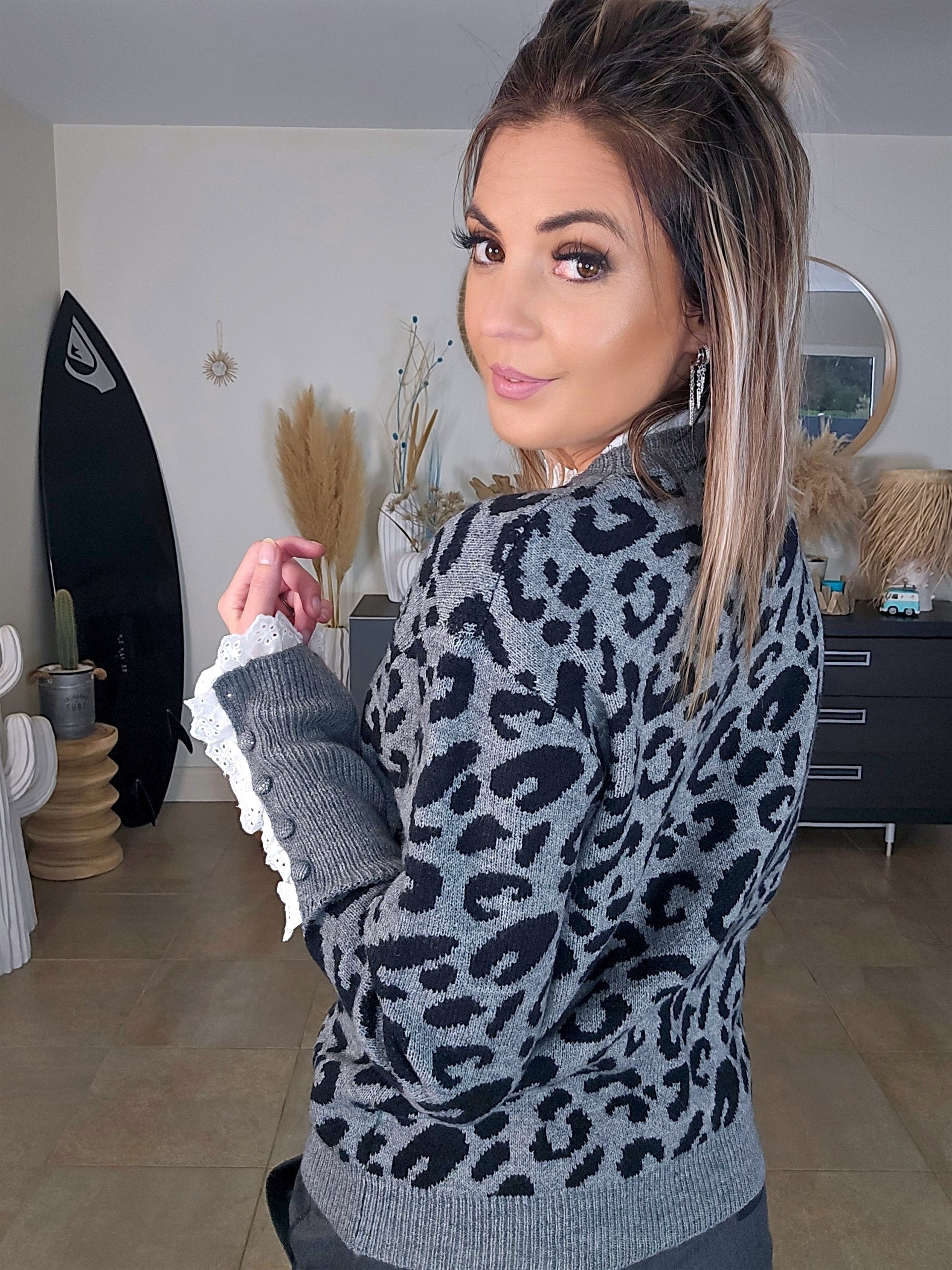 Pull chaud à imprimé léopard gris et noir - 𝐌𝐚𝐫𝐢𝐧𝐚𝟒𝟒𝐟𝐚𝐦𝐢𝐥𝐲