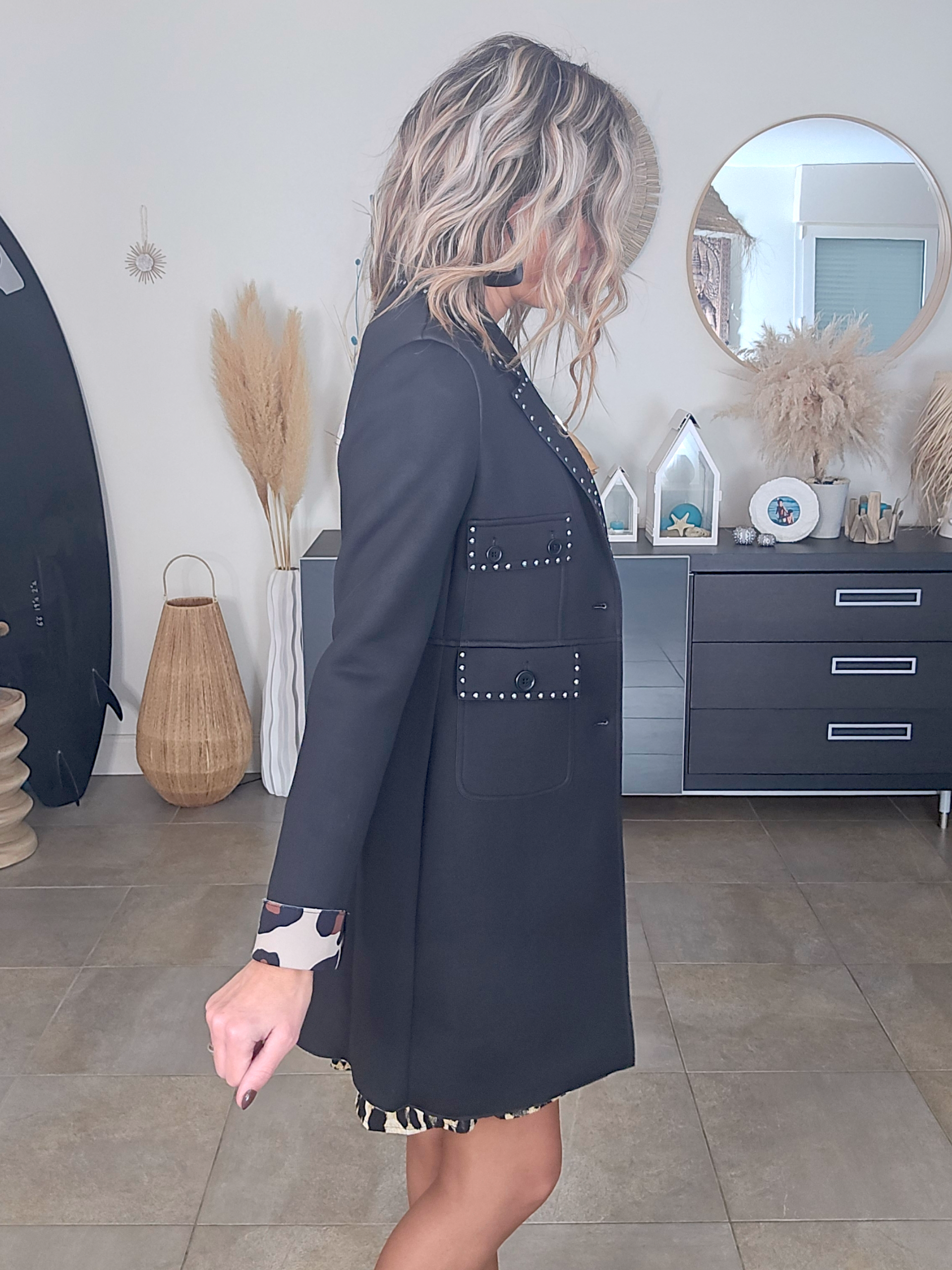Manteau noir à clous mi-saison - 𝐌𝐚𝐫𝐢𝐧𝐚𝟒𝟒𝐟𝐚𝐦𝐢𝐥𝐲