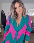 Cardigan à imprimé géométrique rose fuchsia et vert. - 𝐌𝐚𝐫𝐢𝐧𝐚𝟒𝟒𝐟𝐚𝐦𝐢𝐥𝐲