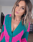 Cardigan à imprimé géométrique rose fuchsia et vert. - 𝐌𝐚𝐫𝐢𝐧𝐚𝟒𝟒𝐟𝐚𝐦𝐢𝐥𝐲