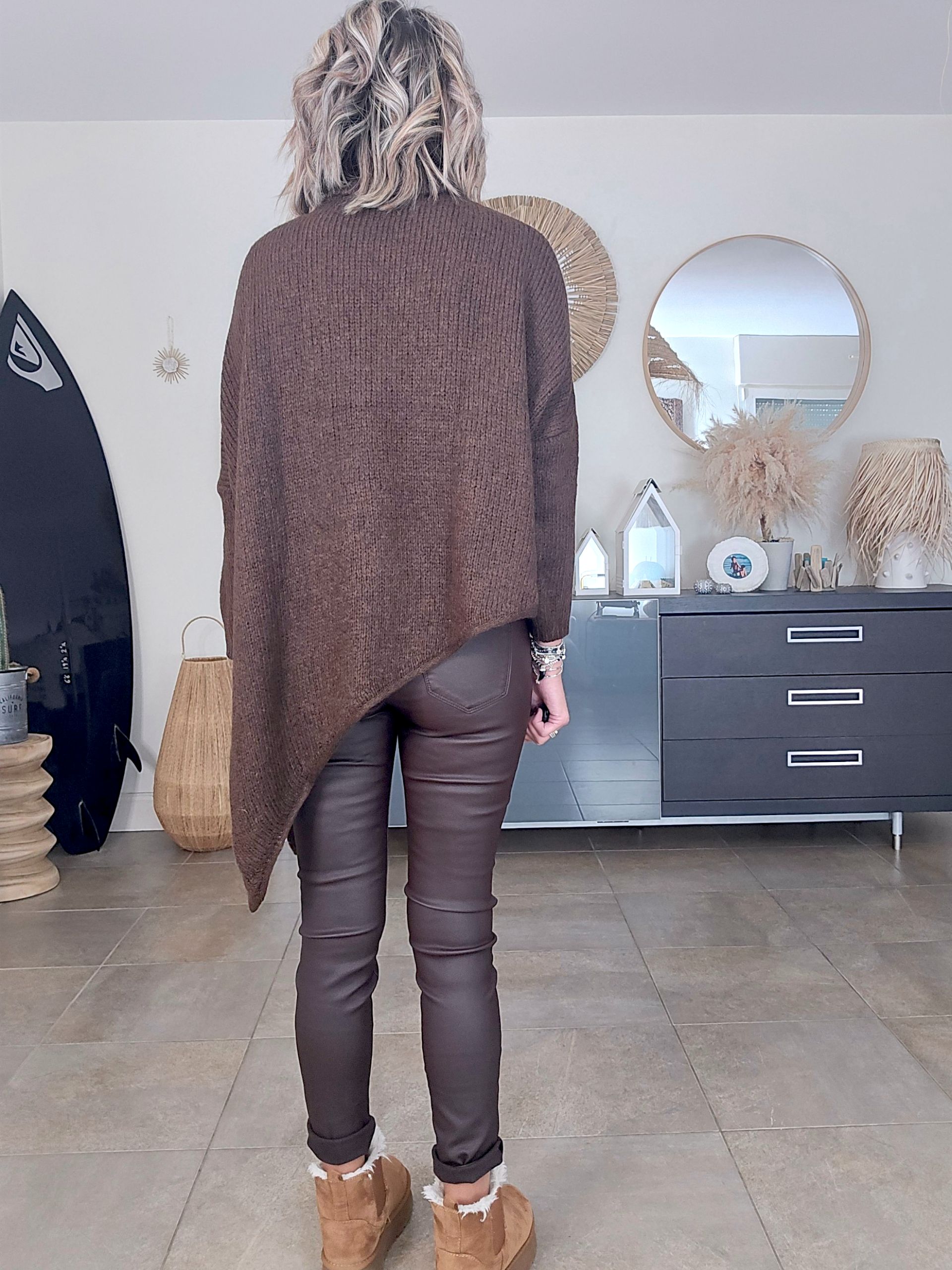 Pull marron longueur asymétrique - 𝐌𝐚𝐫𝐢𝐧𝐚𝟒𝟒𝐟𝐚𝐦𝐢𝐥𝐲