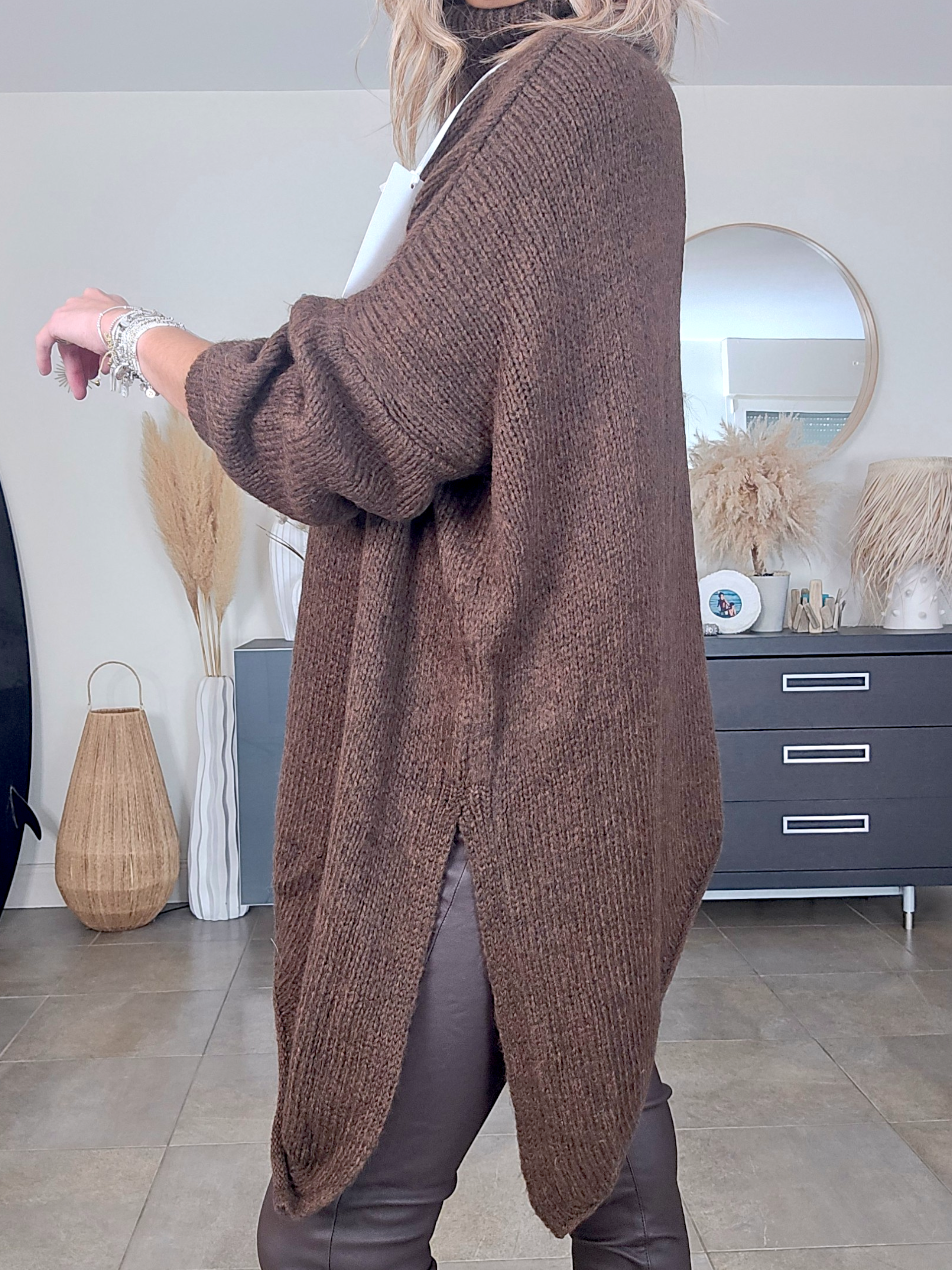 Pull marron longueur asymétrique - 𝐌𝐚𝐫𝐢𝐧𝐚𝟒𝟒𝐟𝐚𝐦𝐢𝐥𝐲