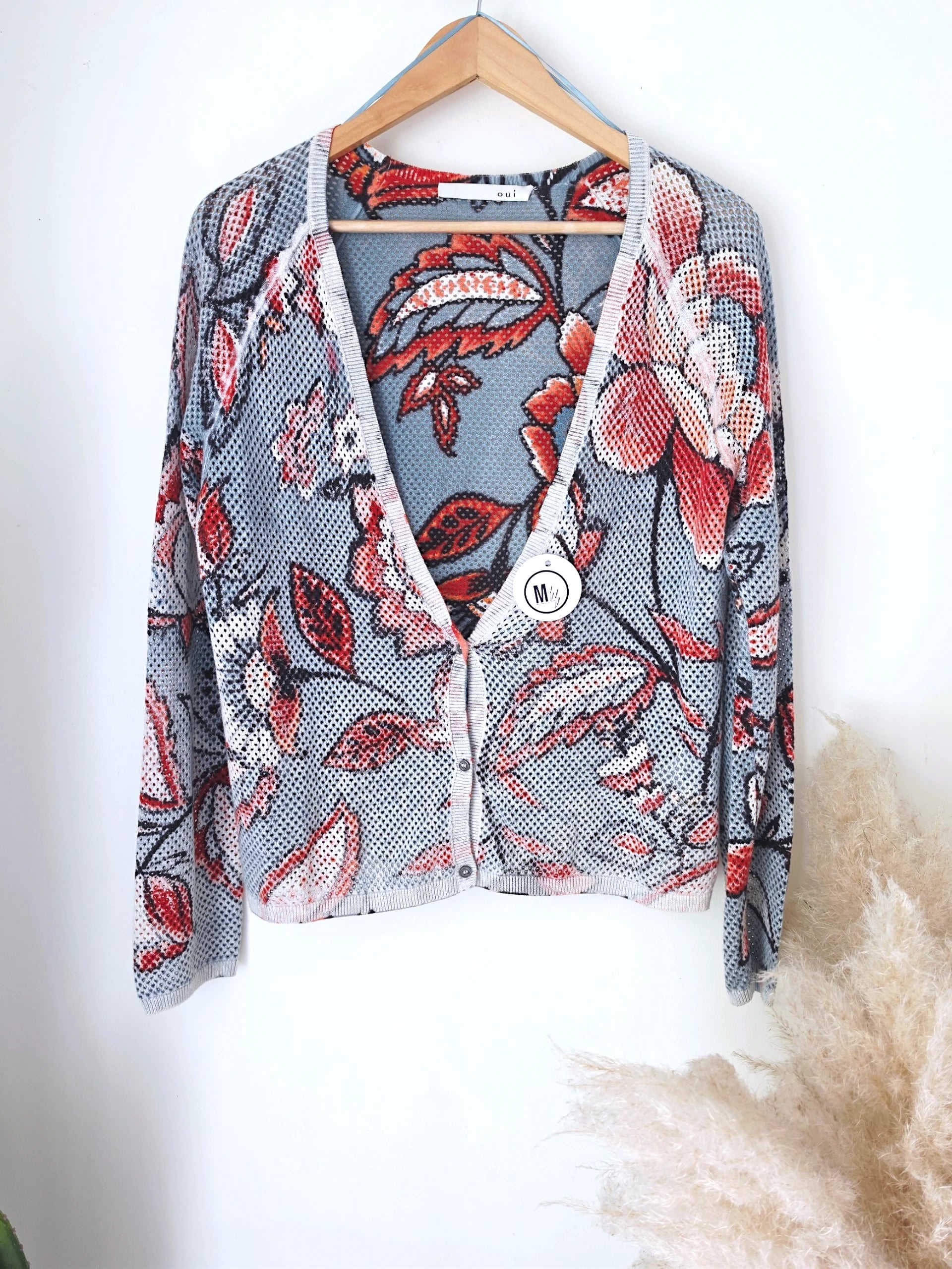 Cardigan ajourée à imprimé fleuri - 𝐌𝐚𝐫𝐢𝐧𝐚𝟒𝟒𝐟𝐚𝐦𝐢𝐥𝐲