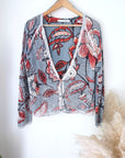 Cardigan ajourée à imprimé fleuri - 𝐌𝐚𝐫𝐢𝐧𝐚𝟒𝟒𝐟𝐚𝐦𝐢𝐥𝐲